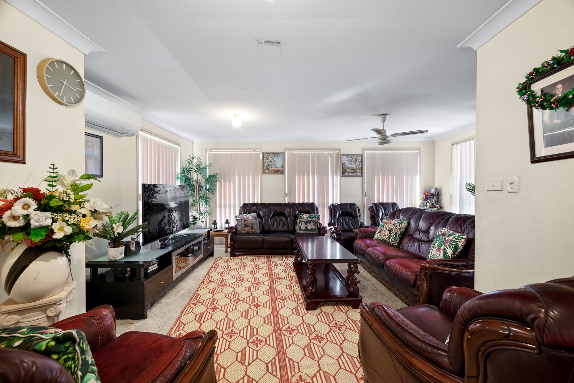 104 Cleopatra Drive, Rosemeadow, NSW 2560