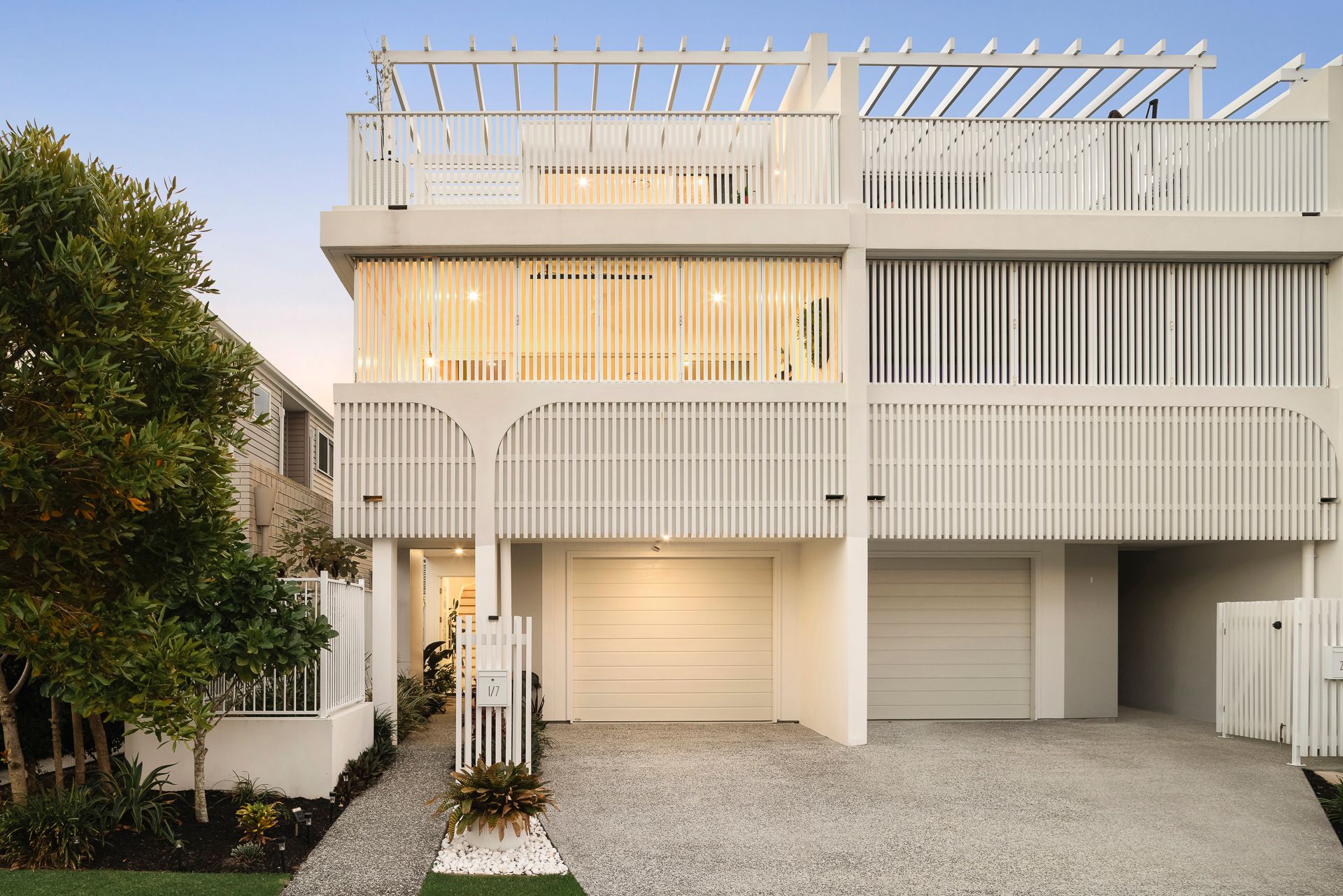 1/7 Sapphire Street — photo 2 of 25