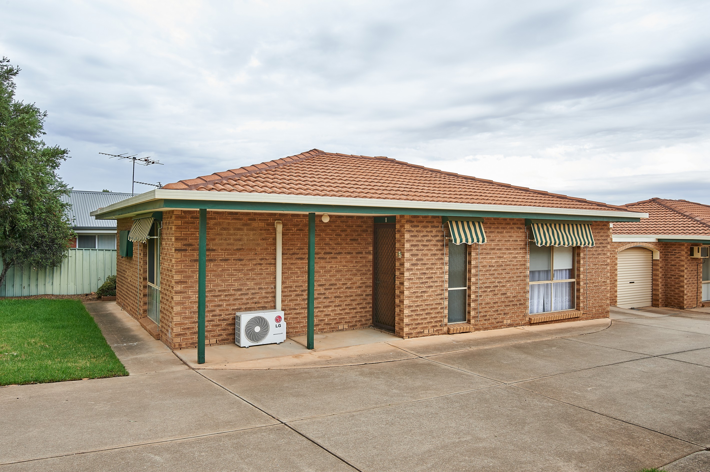 1/22 Dove Street, Mount Austin, NSW 2650