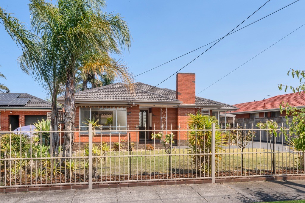 27 Lincoln Drive, Cheltenham, VIC 3192