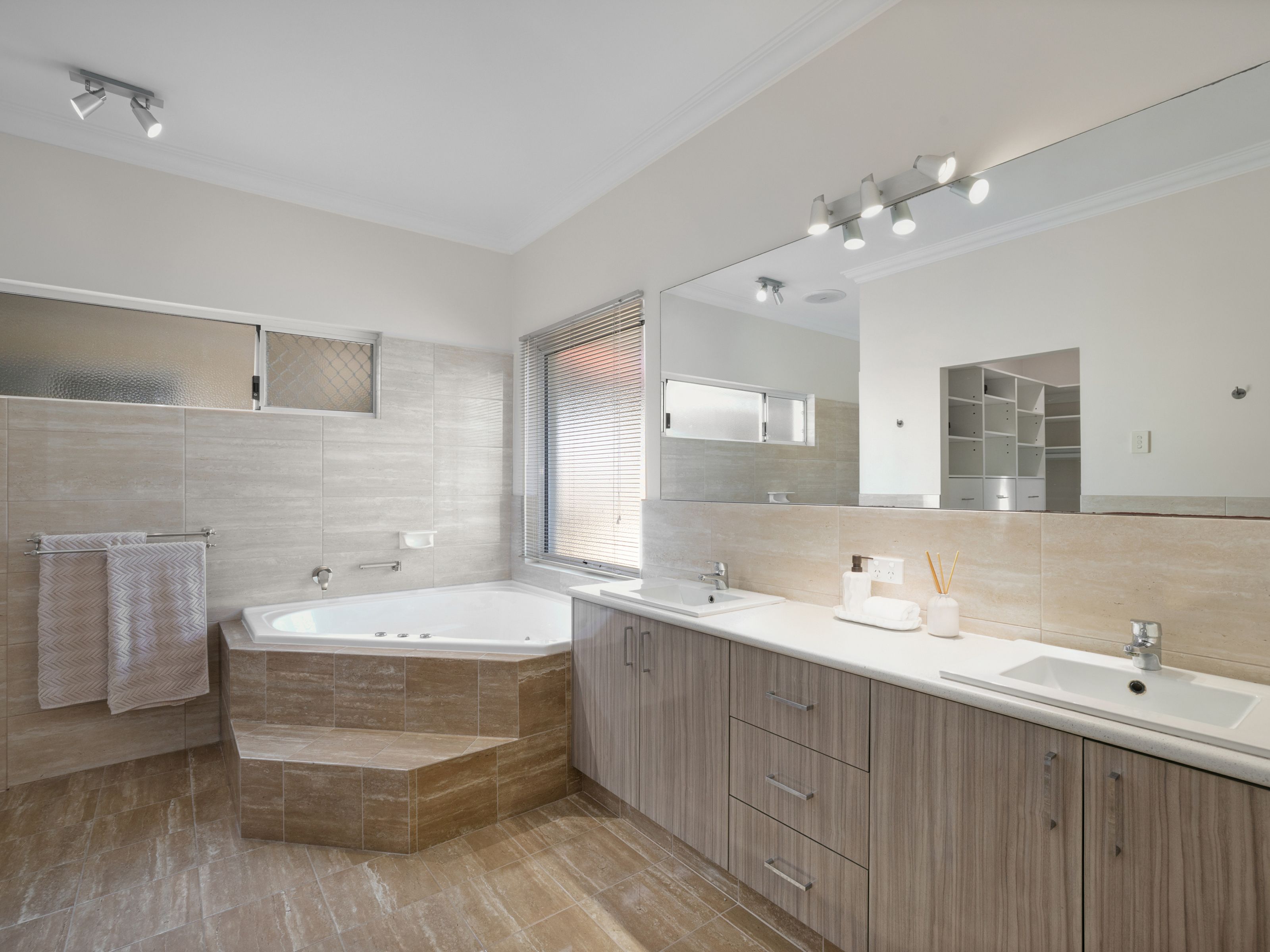 16 Whittlesford Street — photo 16 of 30
