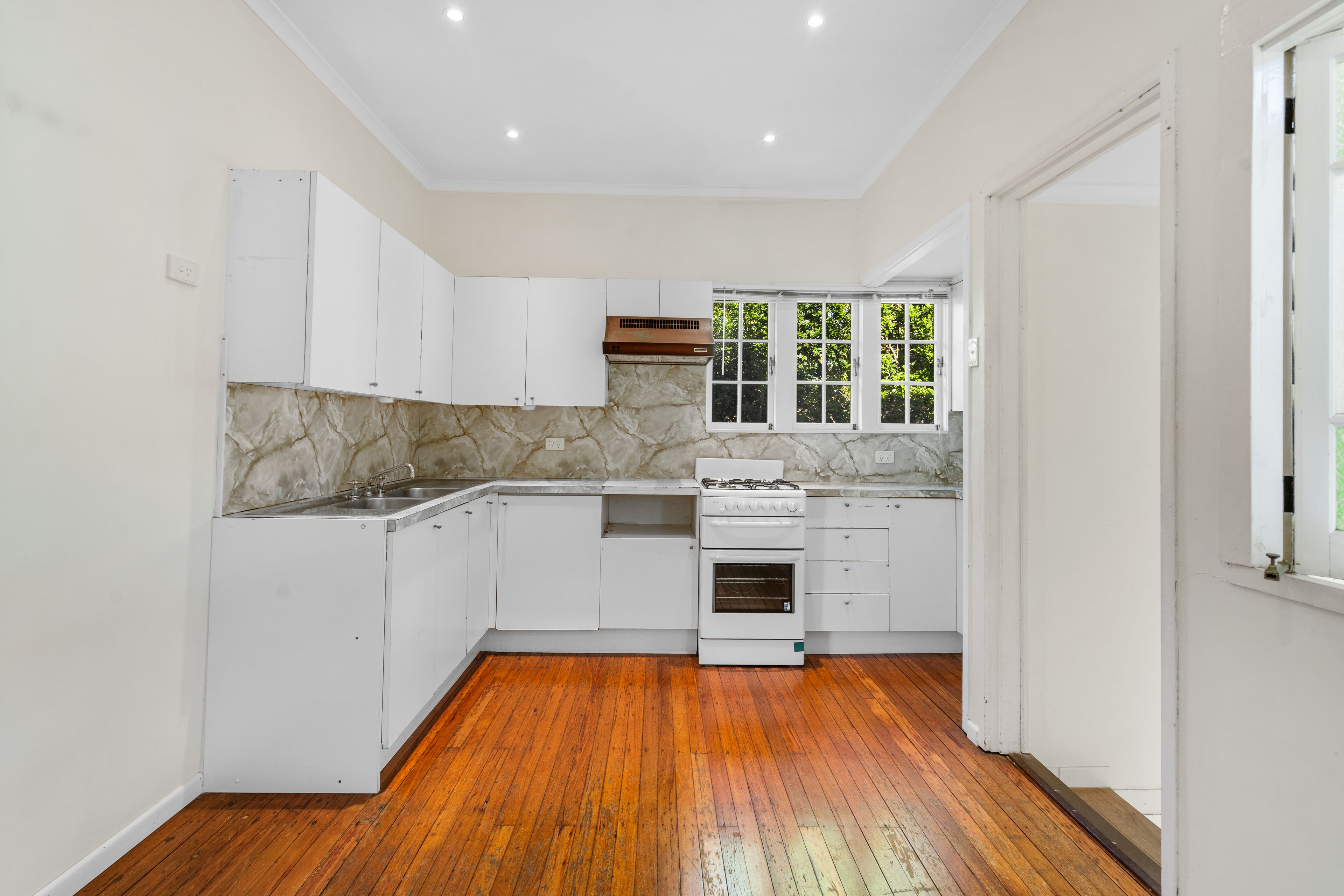 24 Montrose Road, Taringa, QLD 4068