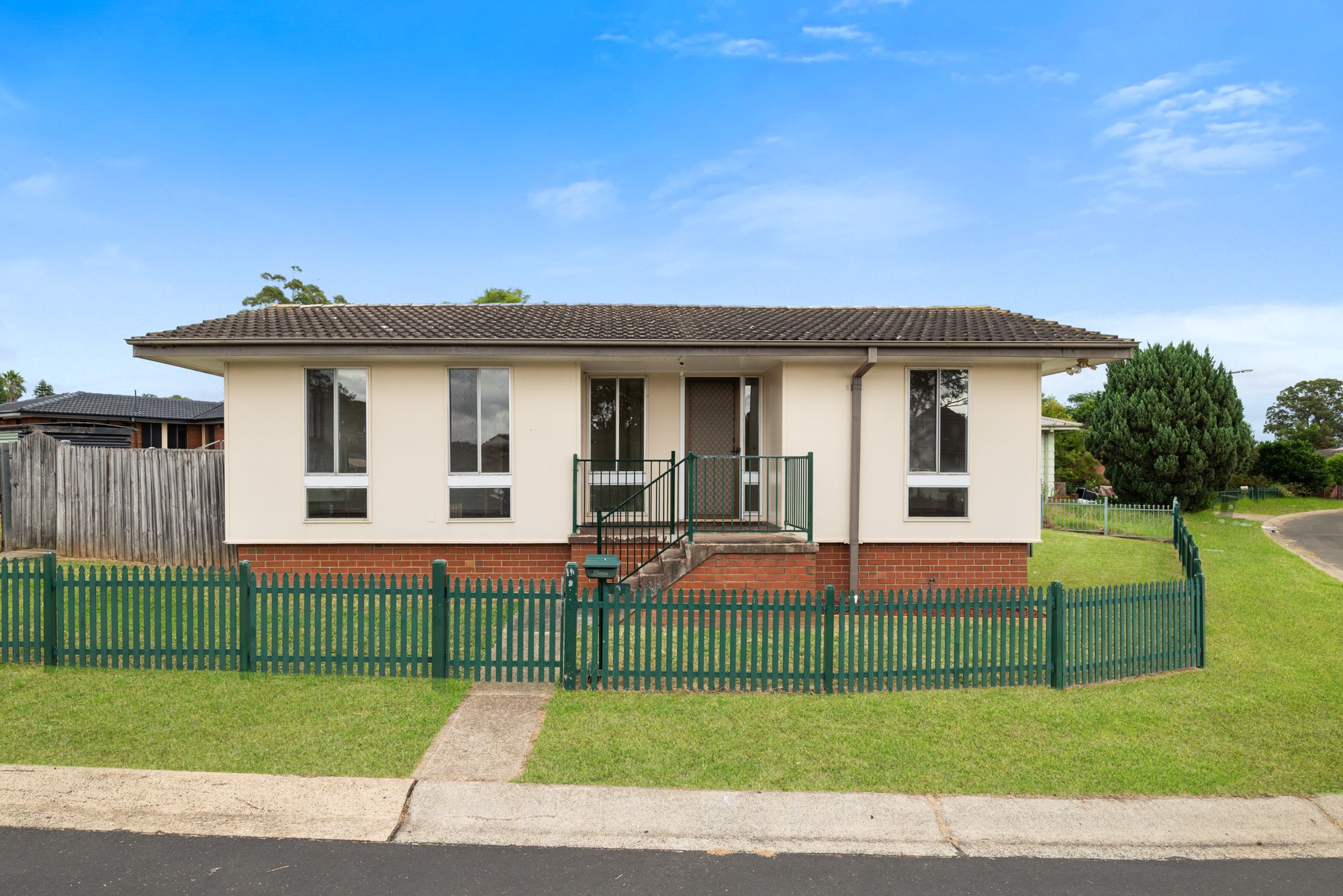 9 Yarrawin Way, Airds, NSW 2560