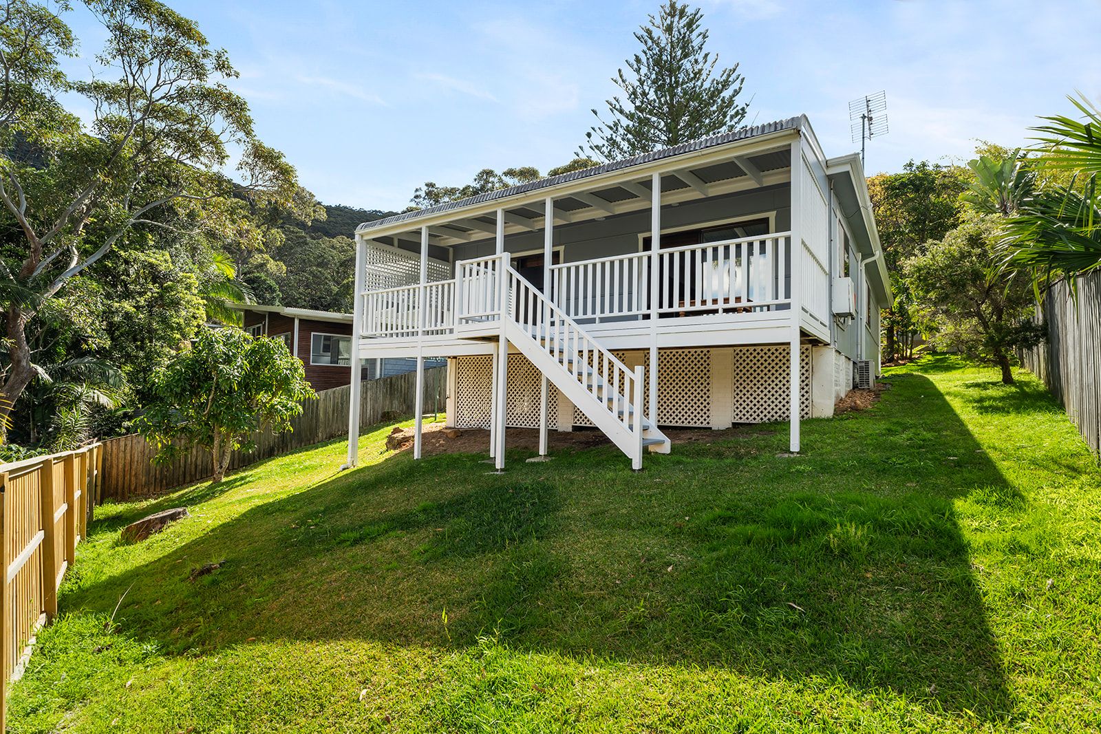 39 Chellow Dene Avenue — photo 14 of 17