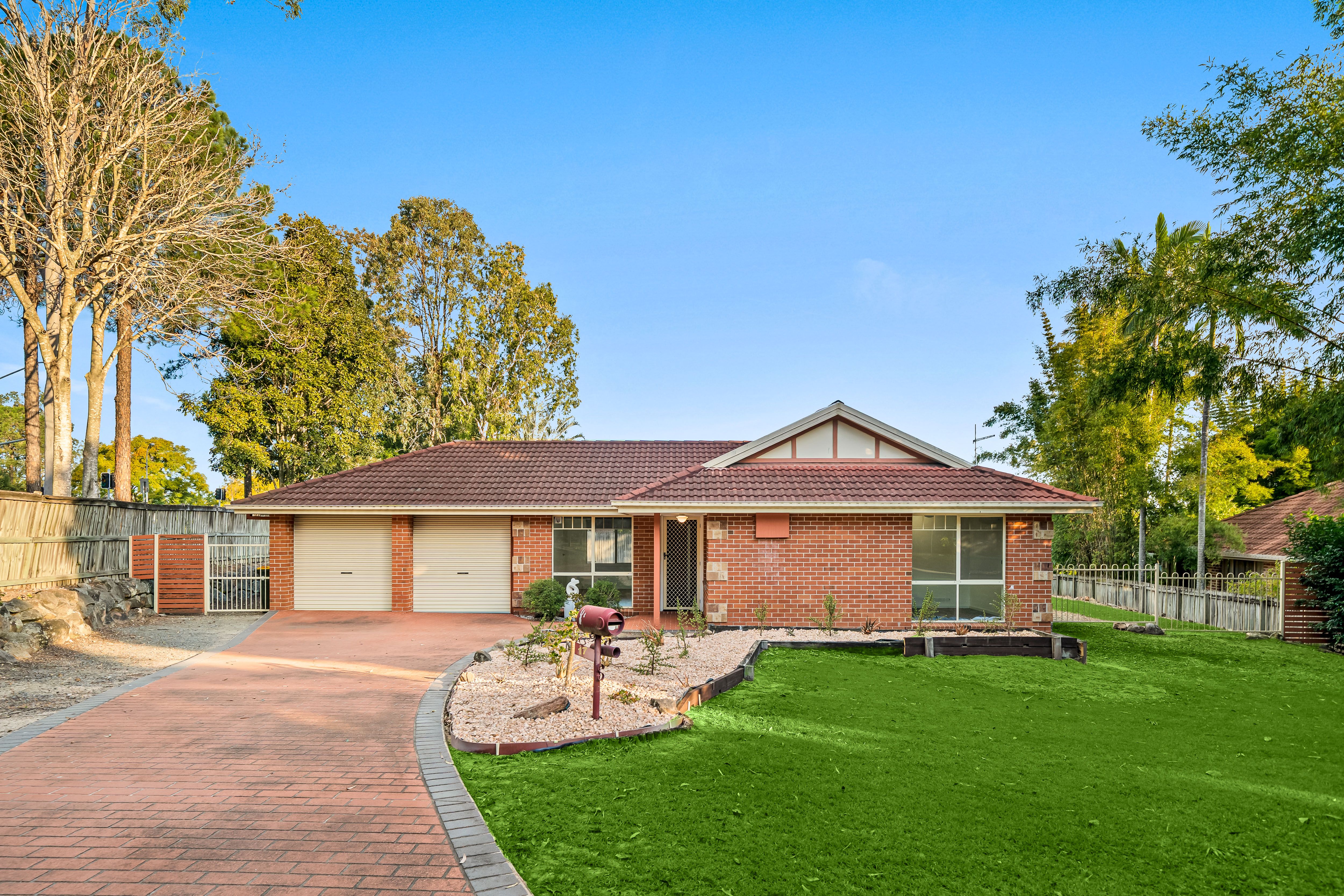 17 Conifer Place, Forest Lake, QLD 4078
