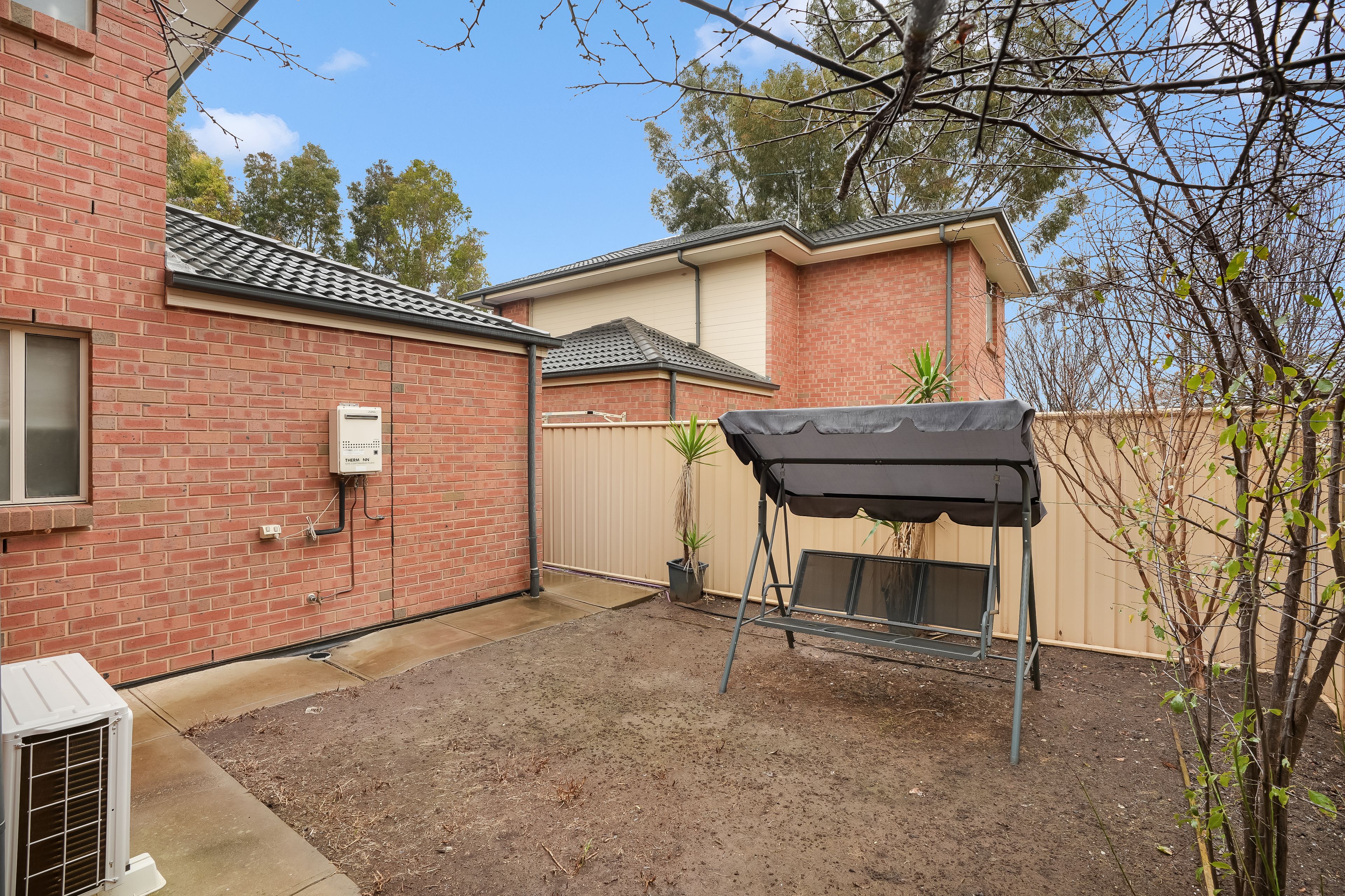 2 Streeton Road — photo 15 of 16
