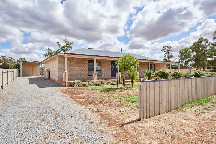 32 Orr Street, Coolamon, NSW 2701