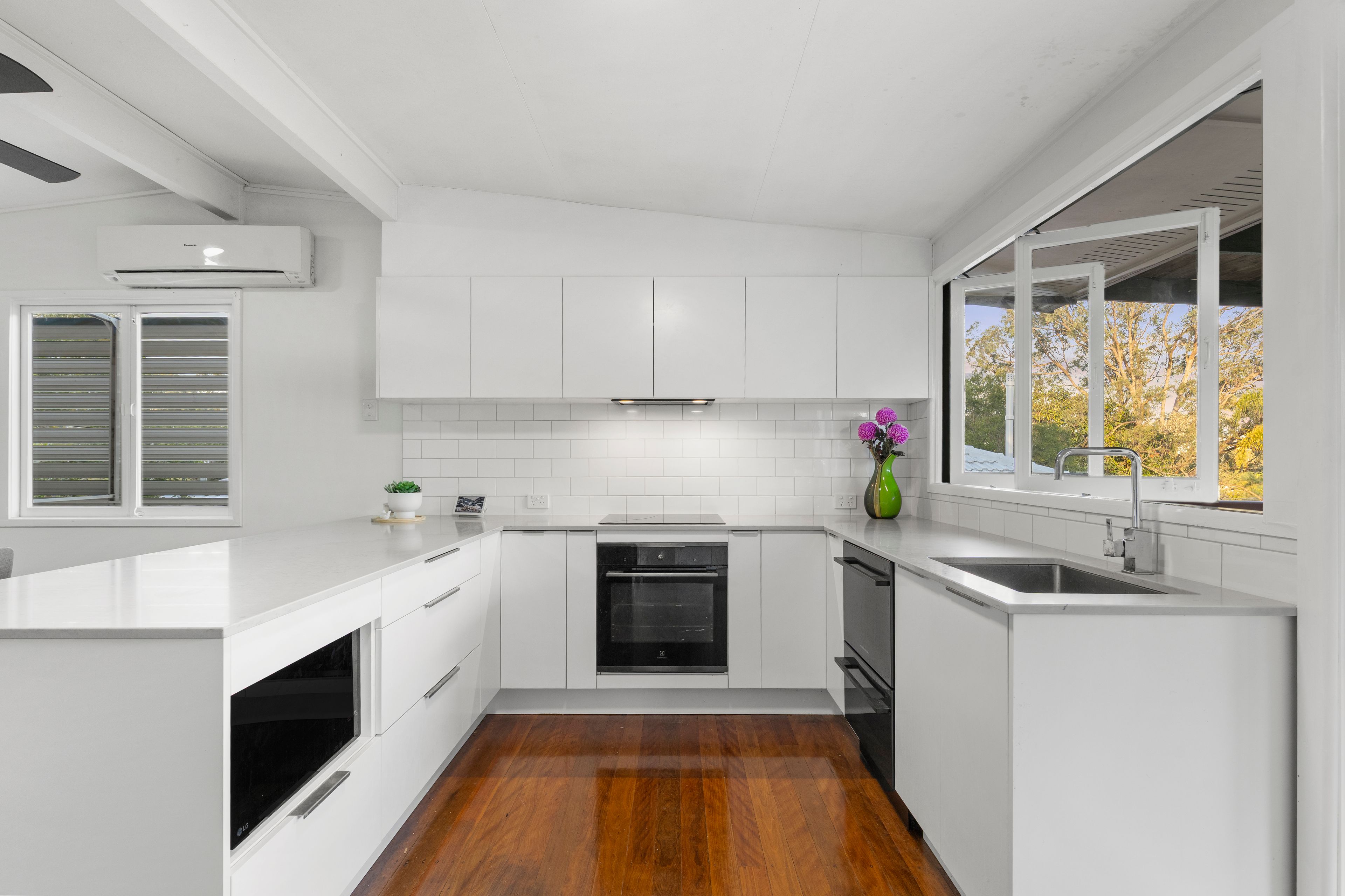 11 Allara Crescent, Ferny Hills, QLD 4055