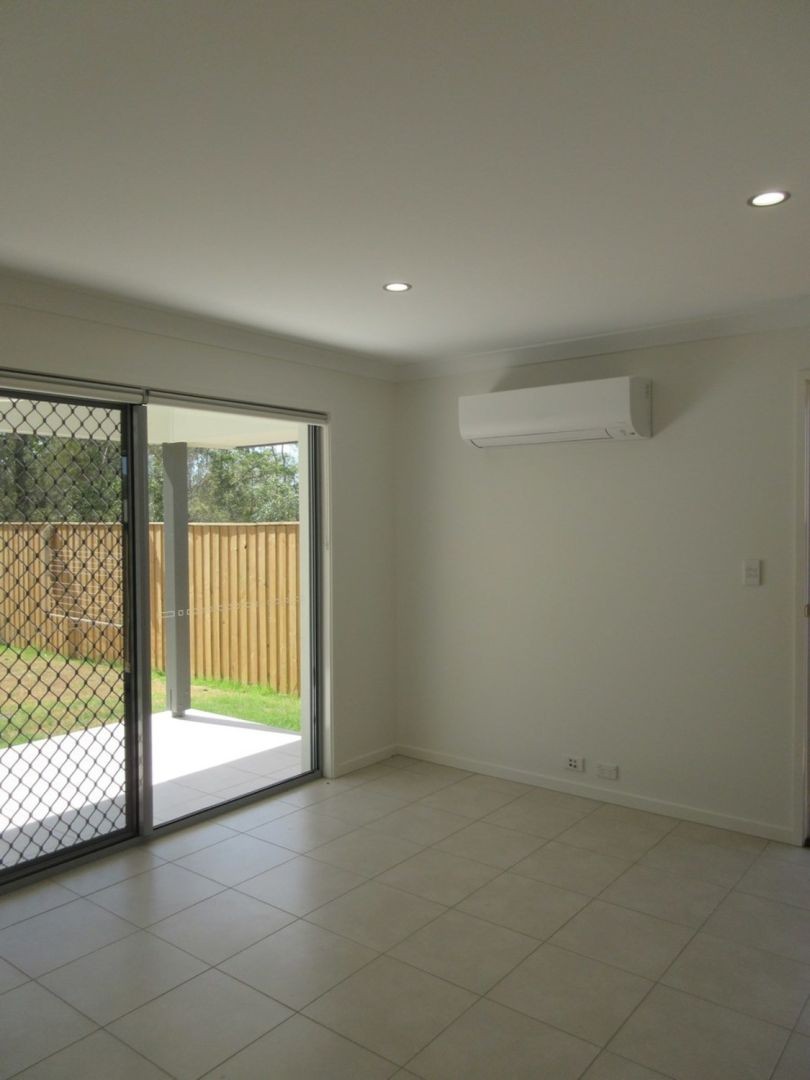 2/9 Kodori Lane, Holmview, QLD 4207