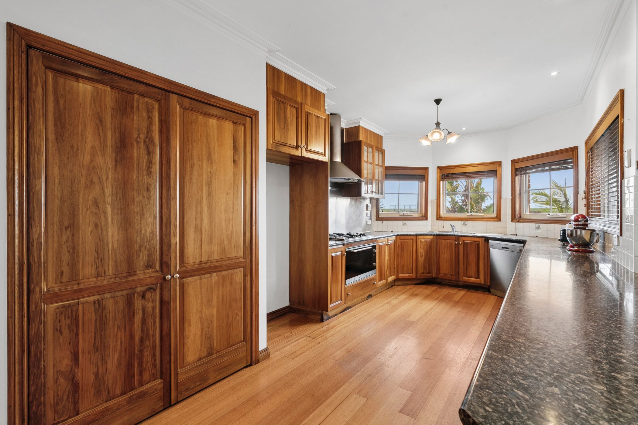 270 Avalon Road — photo 3 of 12