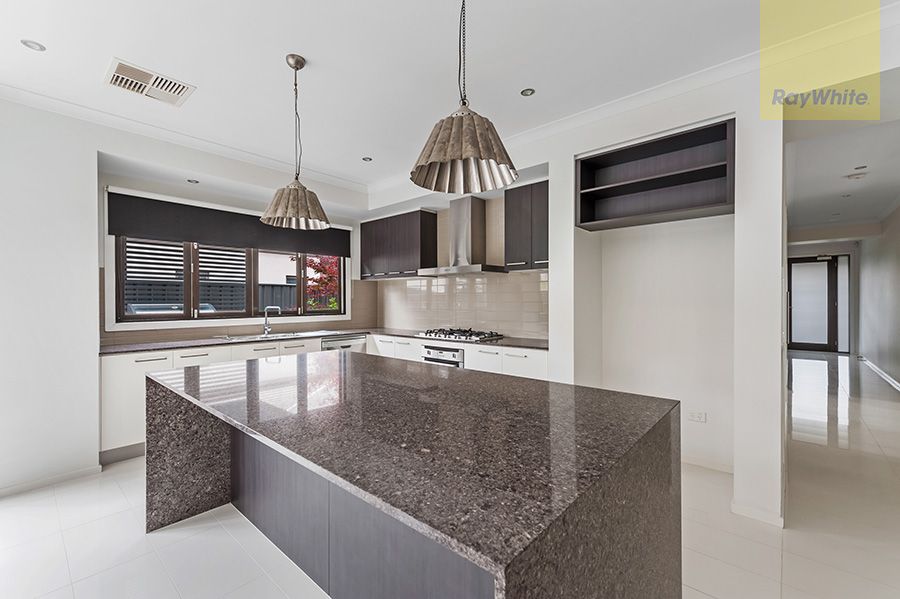 16 Vantage Boulevard, Craigieburn, VIC 3064
