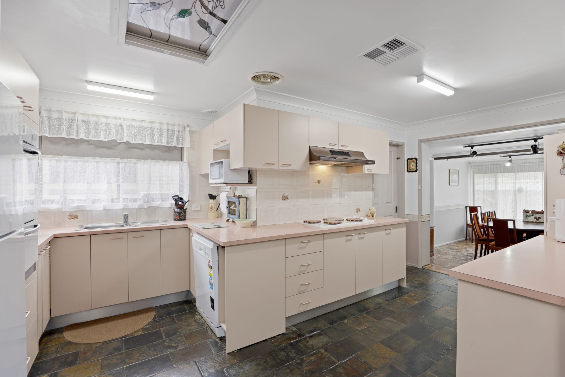 17 Henderson Crescent, Jamisontown, NSW 2750