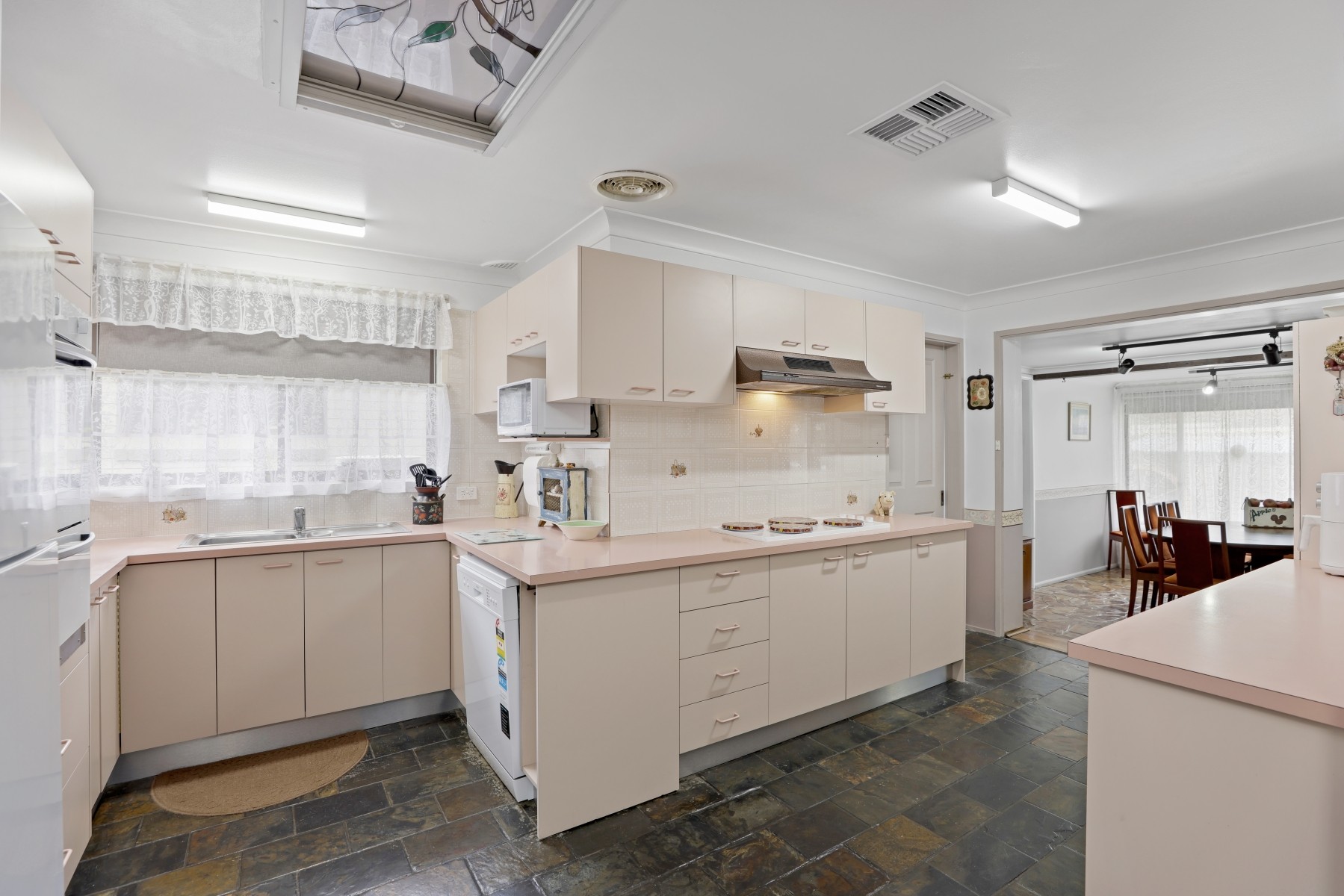 17 Henderson Crescent, Jamisontown, NSW 2750