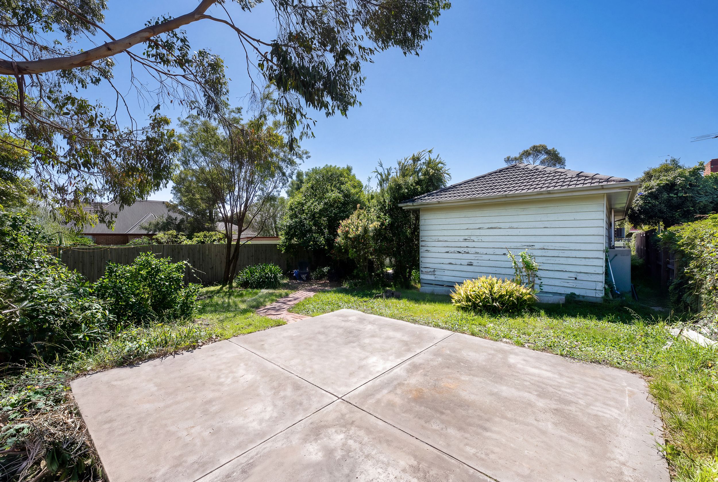 32 Clanbrae Avenue — photo 10 of 18