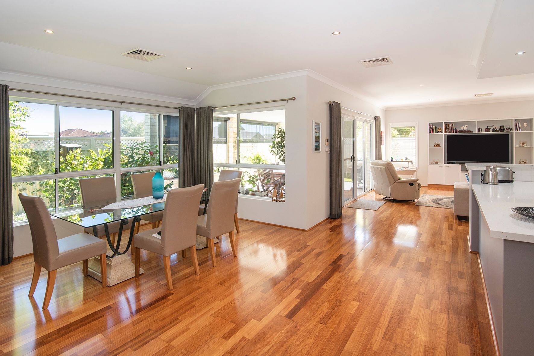 6 Moreau Grove, Geographe, WA 6280 House for Sale Ray White Stocker