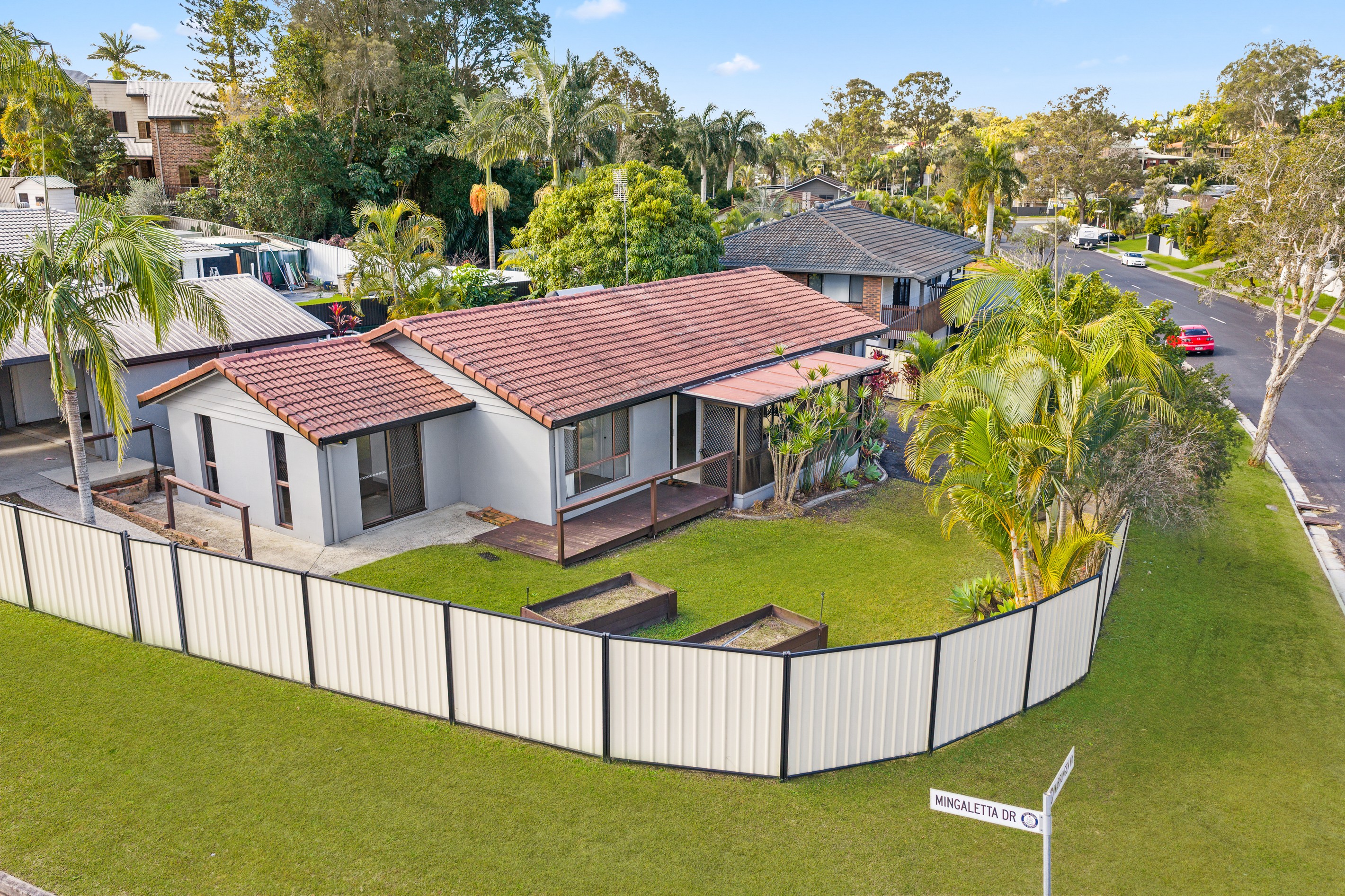1 Mingaletta Drive, Ashmore, QLD 4214