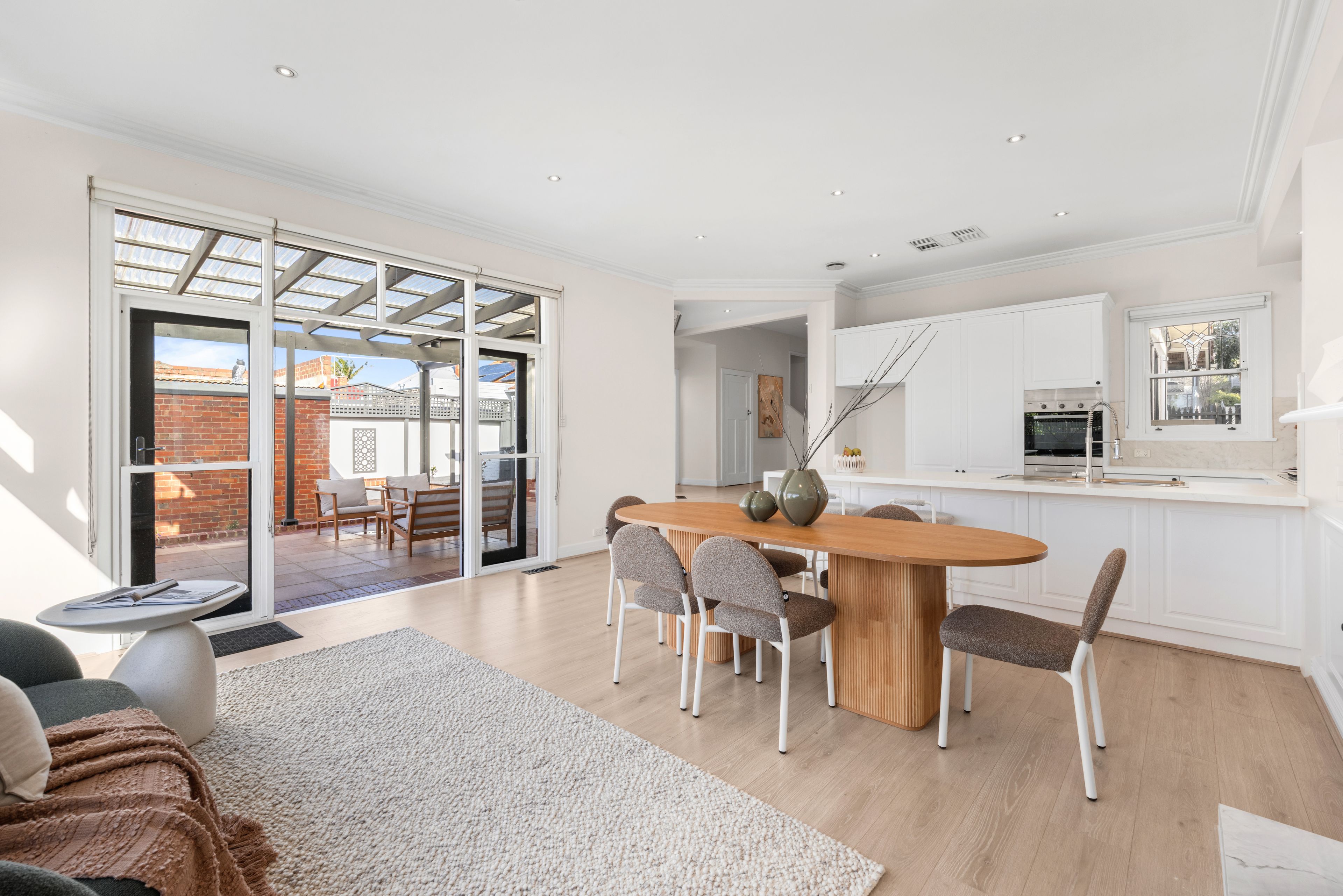 137 Eglinton Street — photo 5 of 13