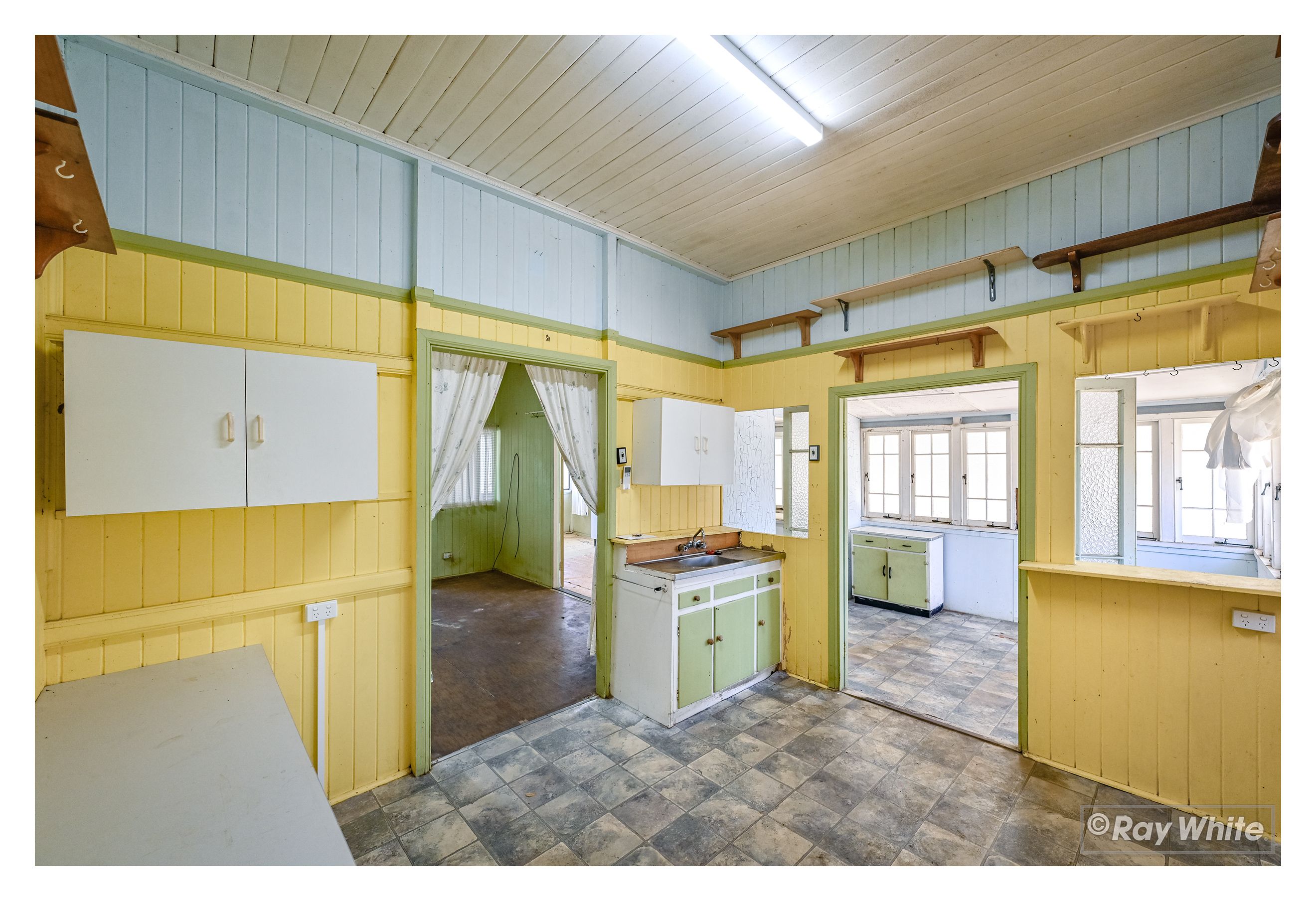 82 Armstrong Street, Berserker, QLD 4701