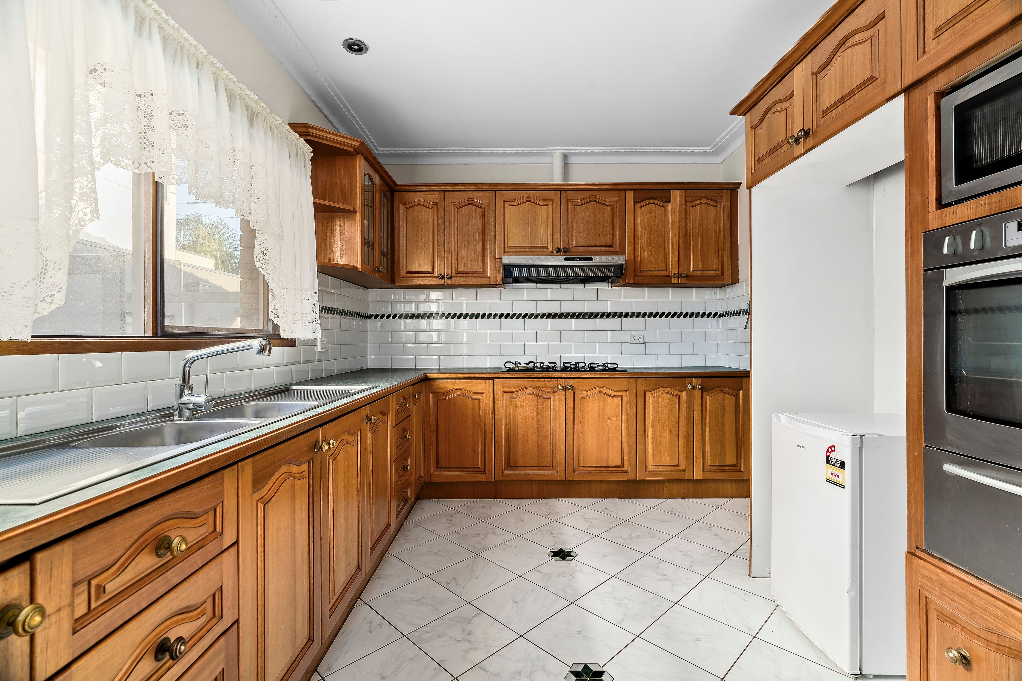 3 Davies Street — photo 4 of 16