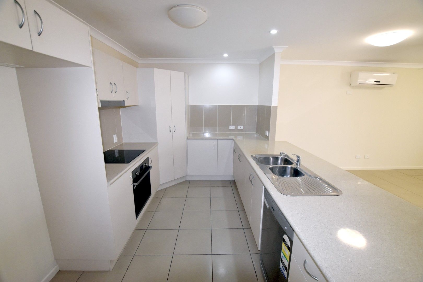 1/13 Giles Street, Glen Eden, QLD 4680