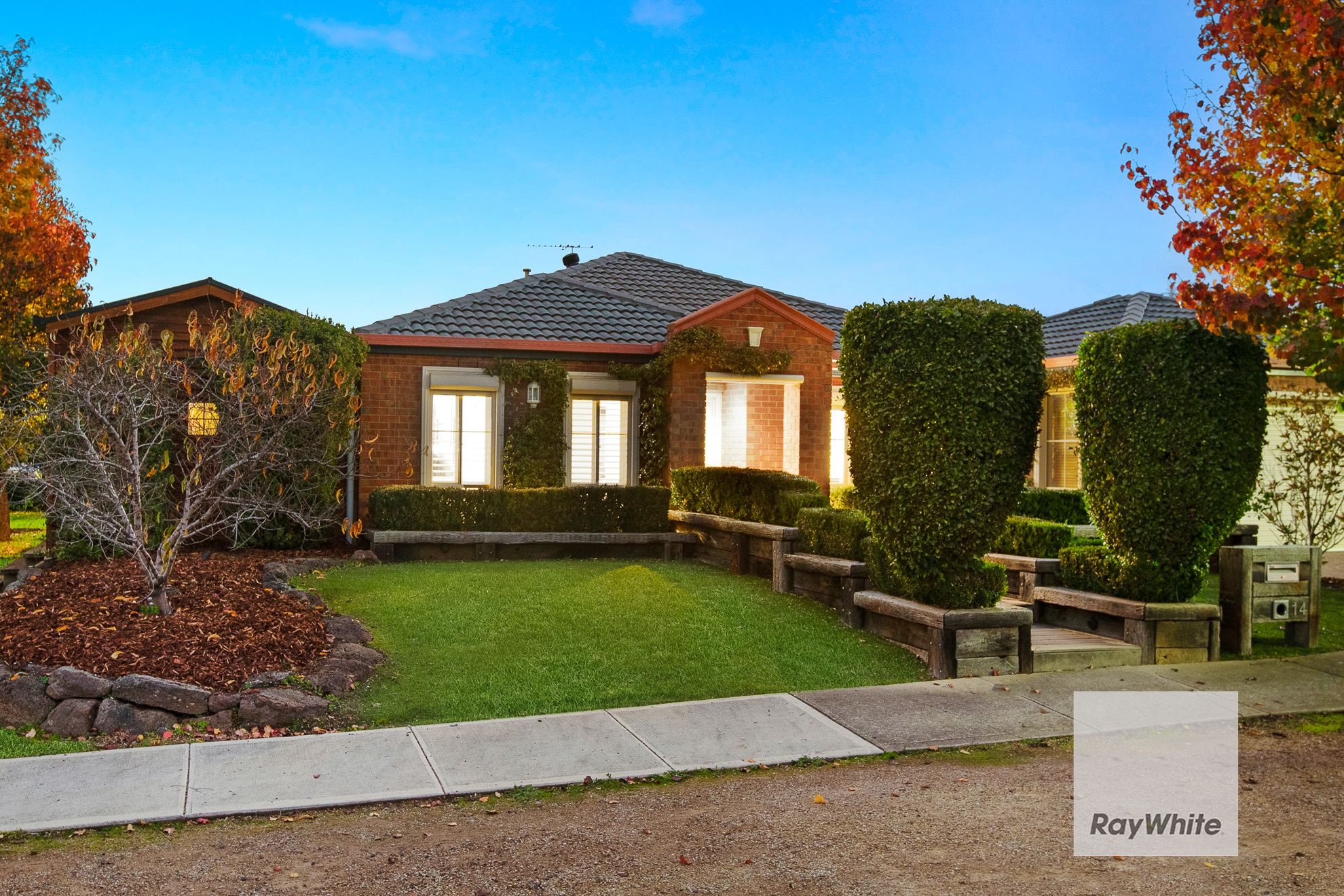 14 Rushcutters Place, Taylors Hill, VIC 3037 Sold House Ray White