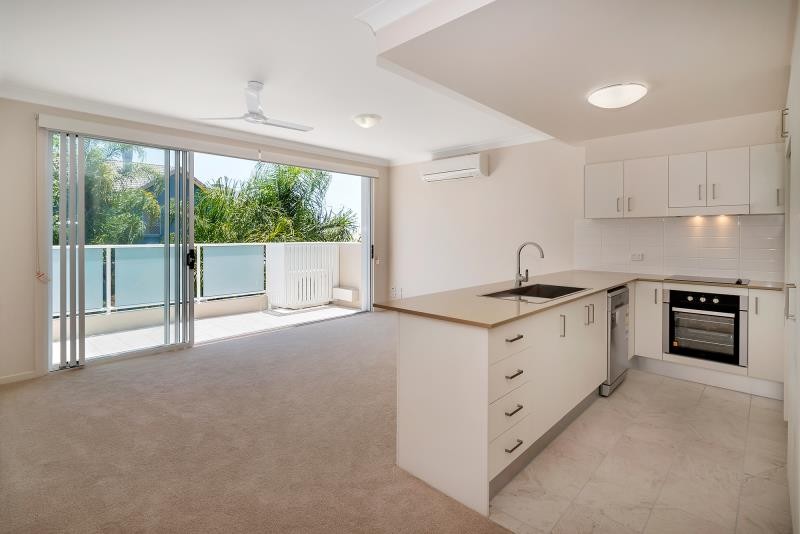 8/30 Lather Street, Southport, QLD 4215