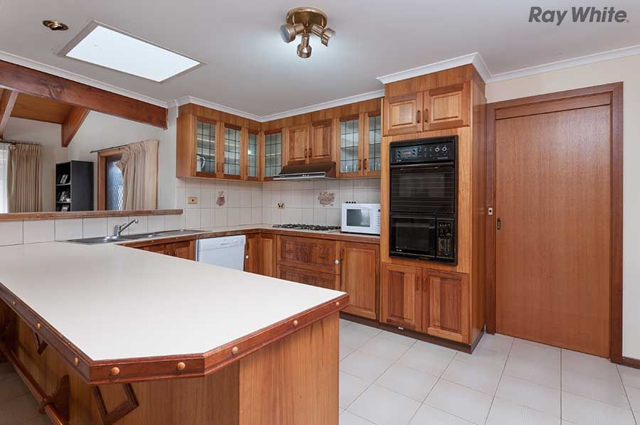 18 Morris Drive, Keilor Downs, VIC 3038