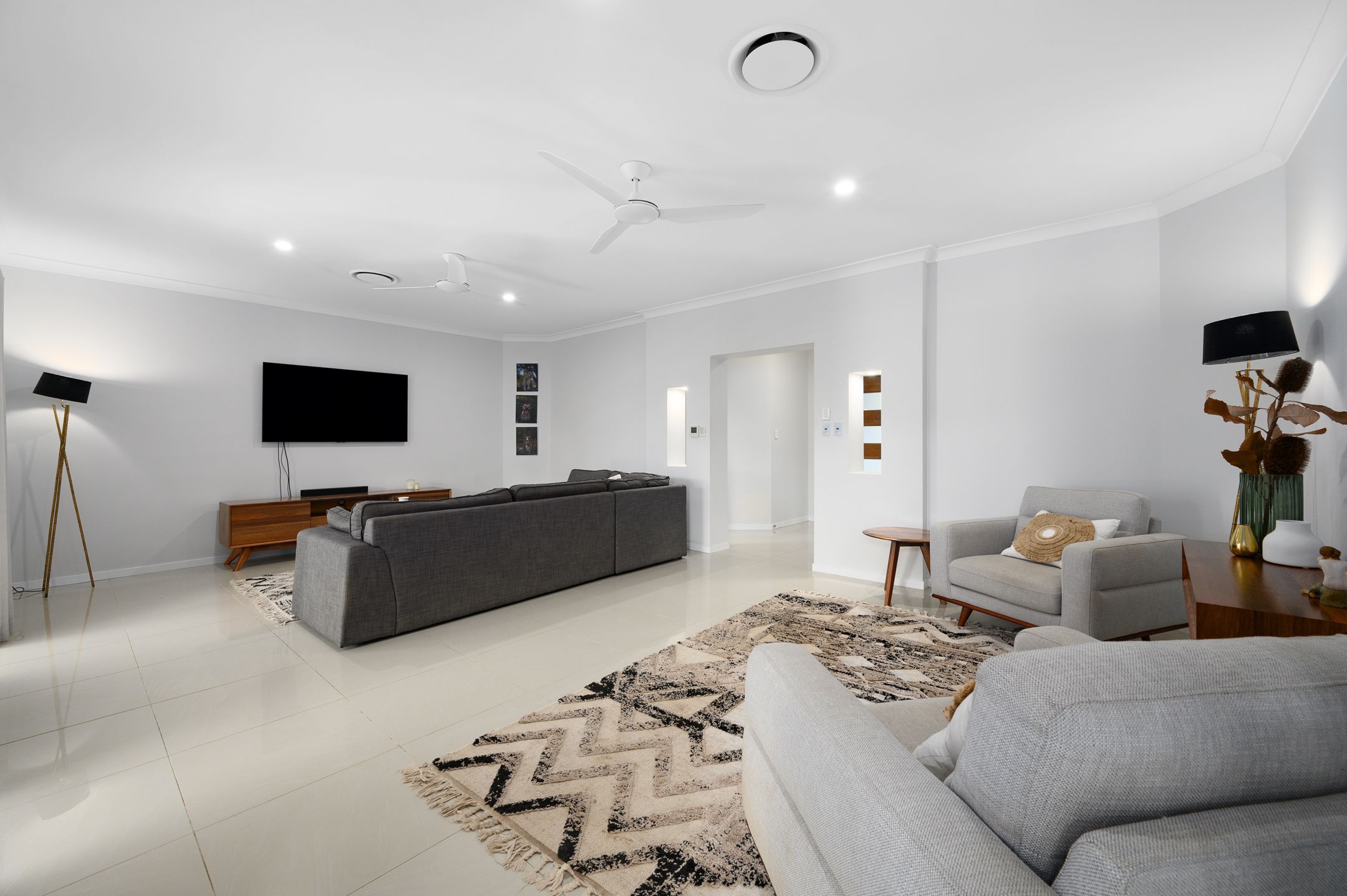 19 Peregrine Crescent — photo 4 of 24
