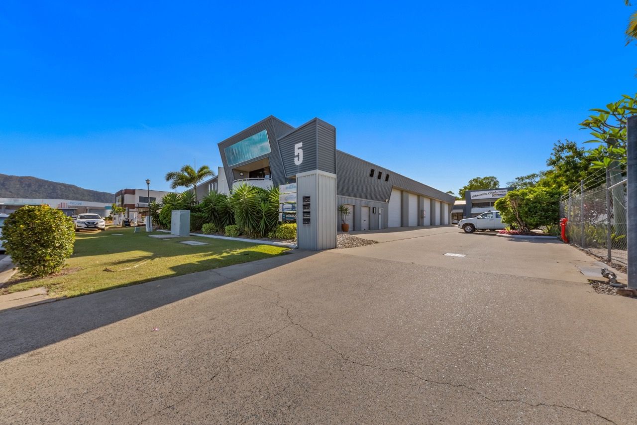 5 Carlo Drive, Cannonvale, QLD 4802