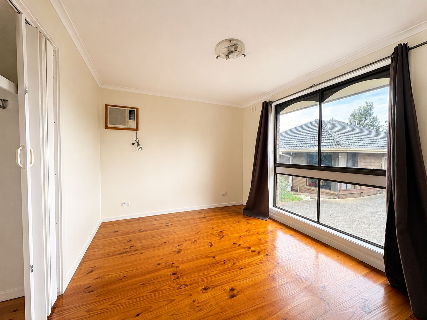 15/114-118 Ferntree Gully Road — photo 4 of 6