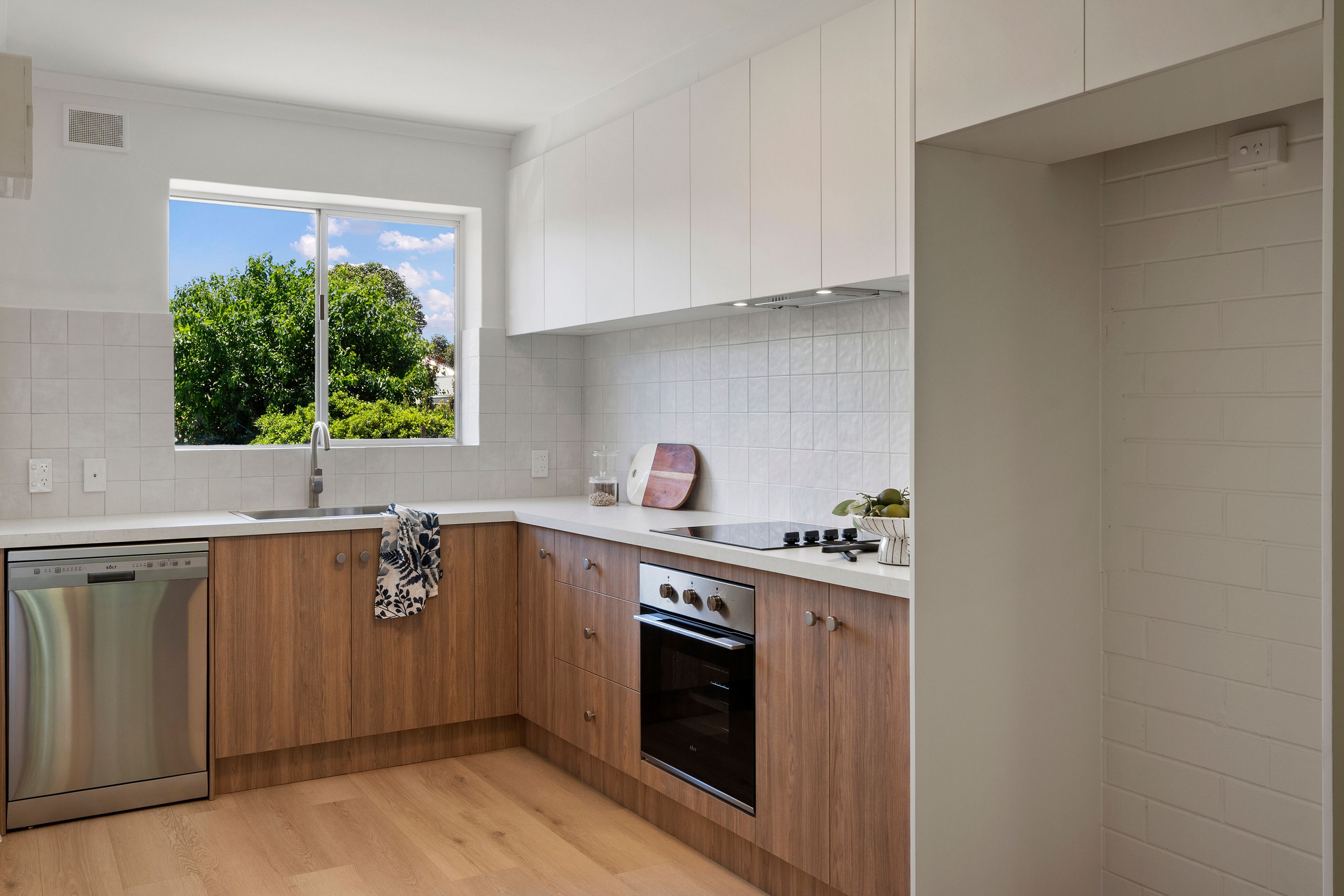 7/4 Loch Street — photo 4 of 12