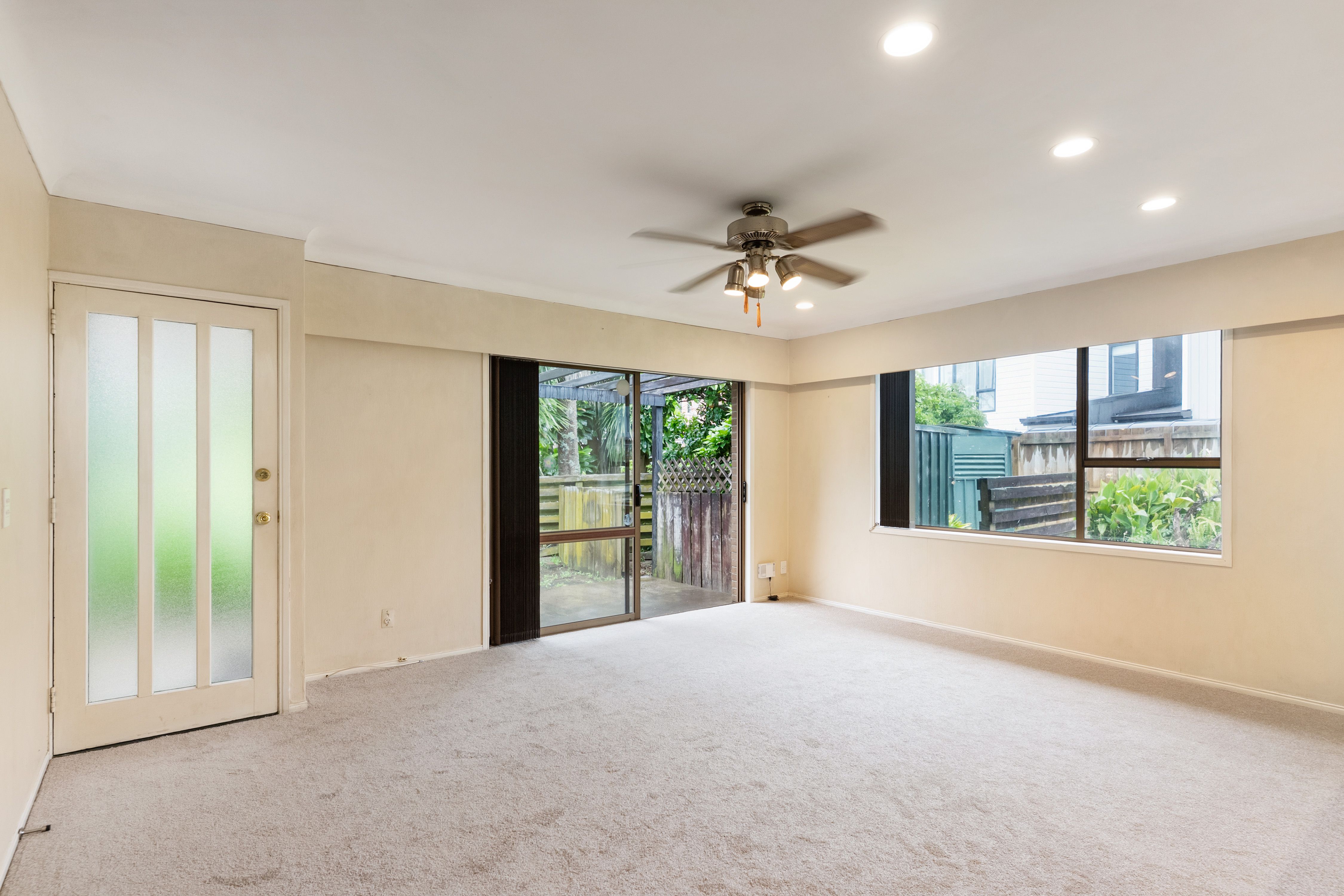 2/23 Fairview Road, Papatoetoe, Manukau City