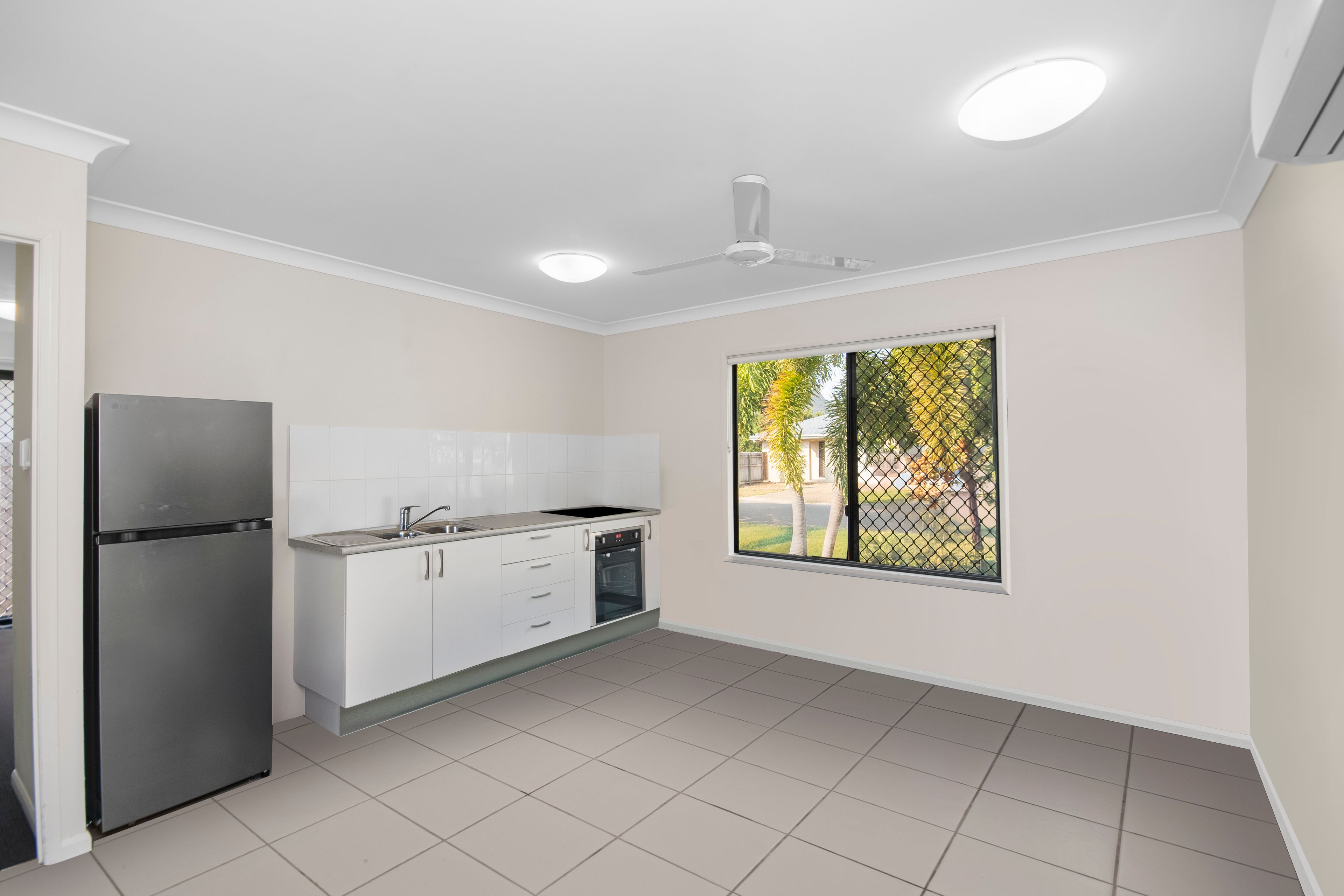 6 Wakeboard Circuit, Kelso, QLD 4815