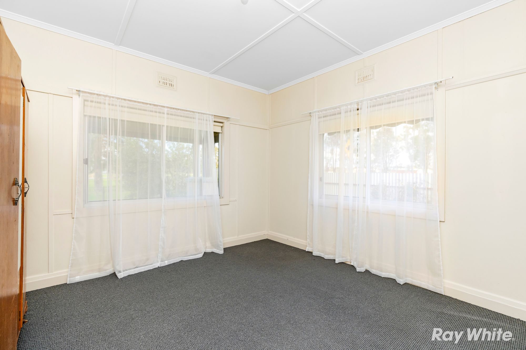 44 Park Lane — photo 9 of 15