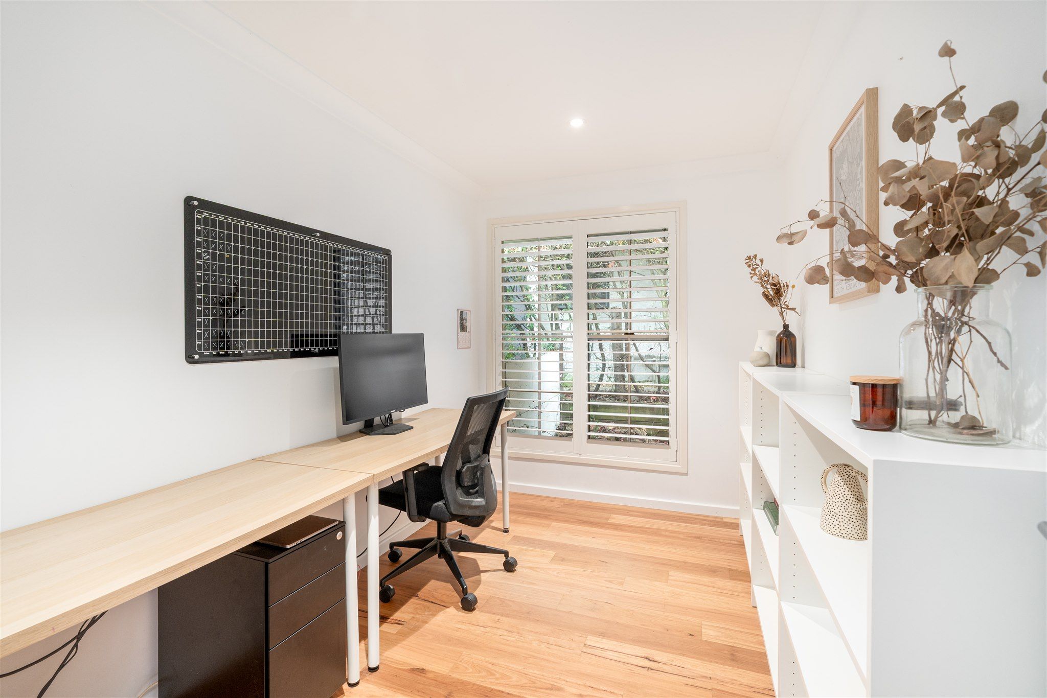 12 Fernbrook Crescent — photo 6 of 12