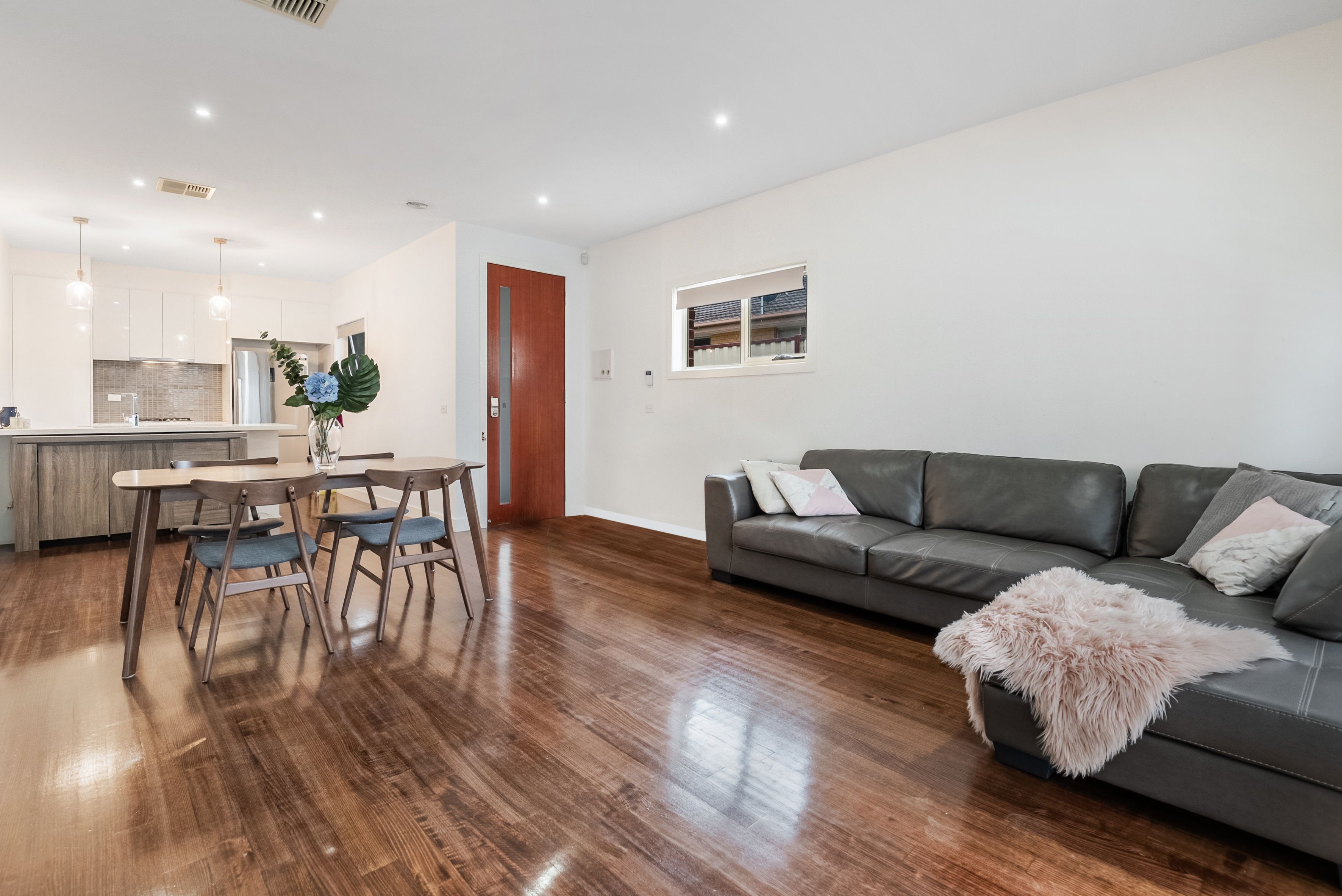 2/12 Army Avenue, Reservoir, VIC 3073
