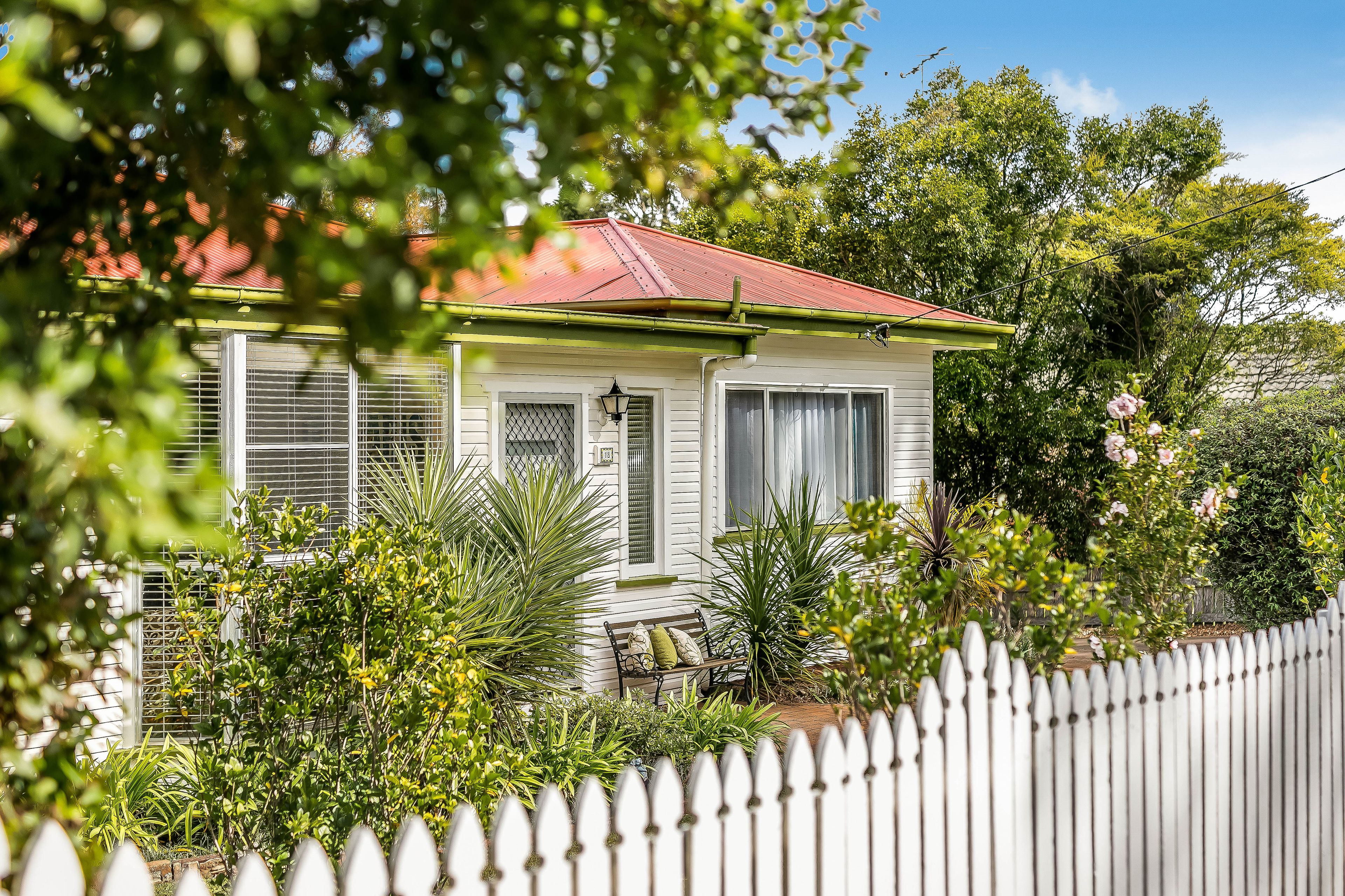 18 Alford Street, Mount Lofty, QLD 4350