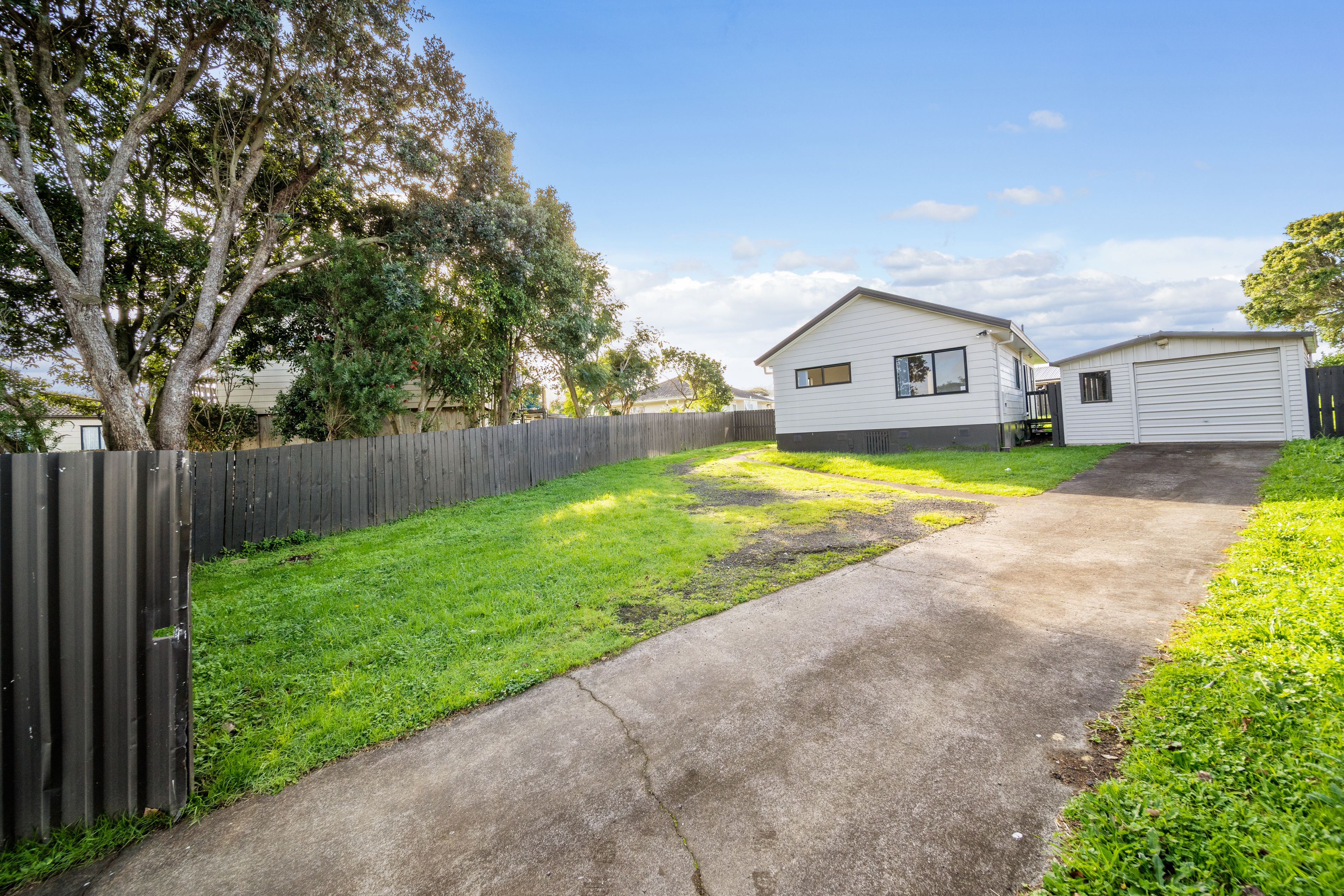 22 Dungarvon Place, Clendon Park, Manukau City