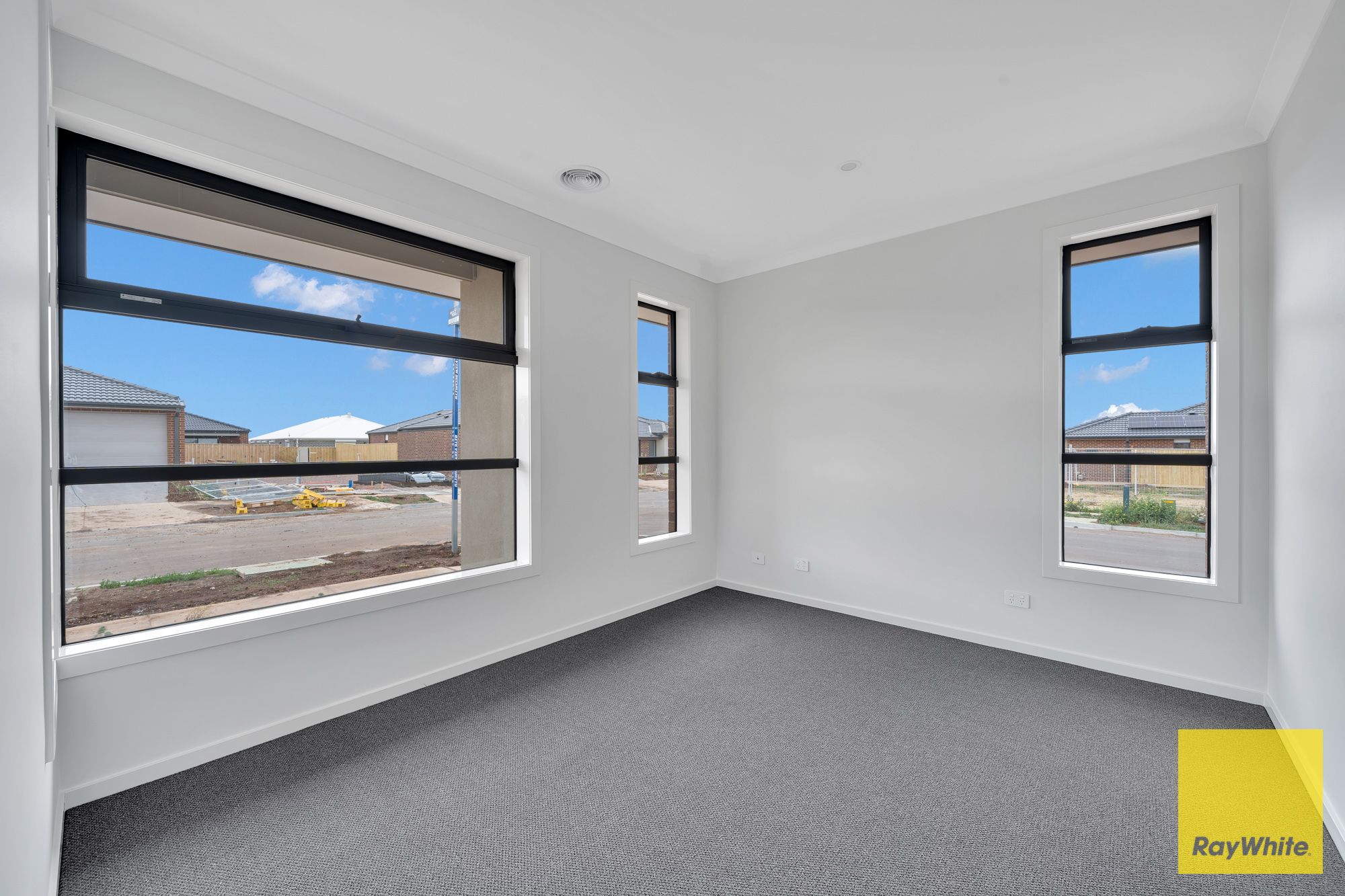 15 Fieldia Road — photo 7 of 13