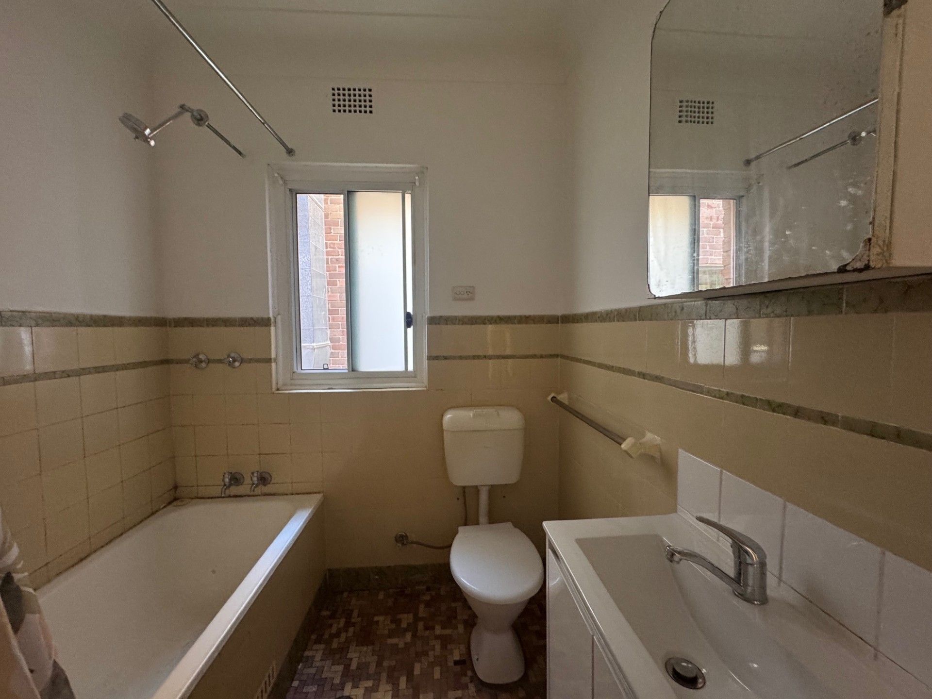 1/280 Kingsgrove Road — photo 6 of 8