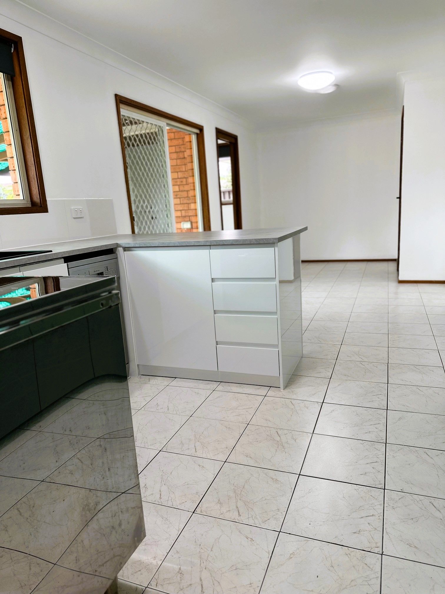 18 Heapey Street — photo 4 of 8