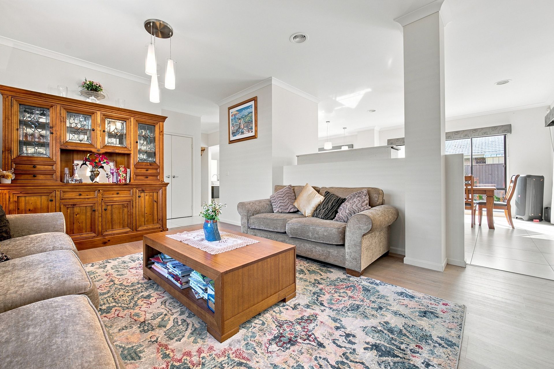 22 Lyndhurst Boulevard — photo 5 of 16