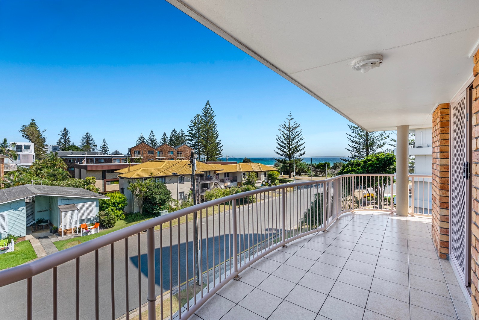 9/125 Golden Four Drive, Bilinga, QLD 4225