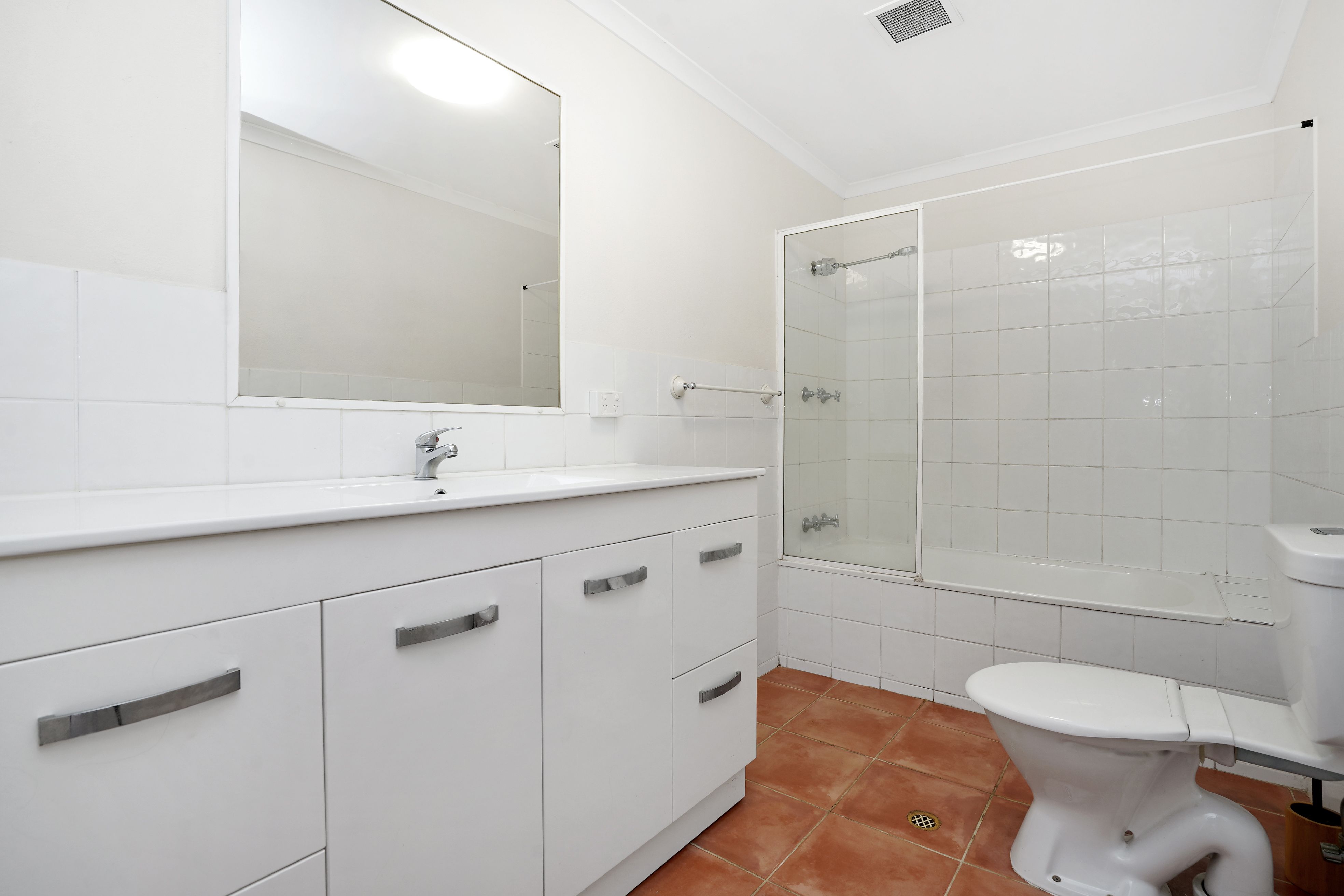 7/2 Poinciana Street — photo 9 of 15