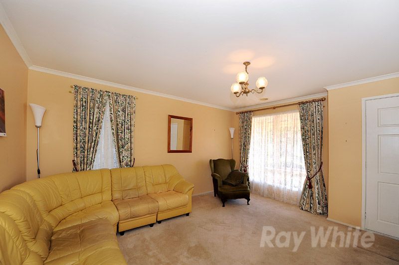 35 Pickworth Crescent, Rowville, VIC 3178