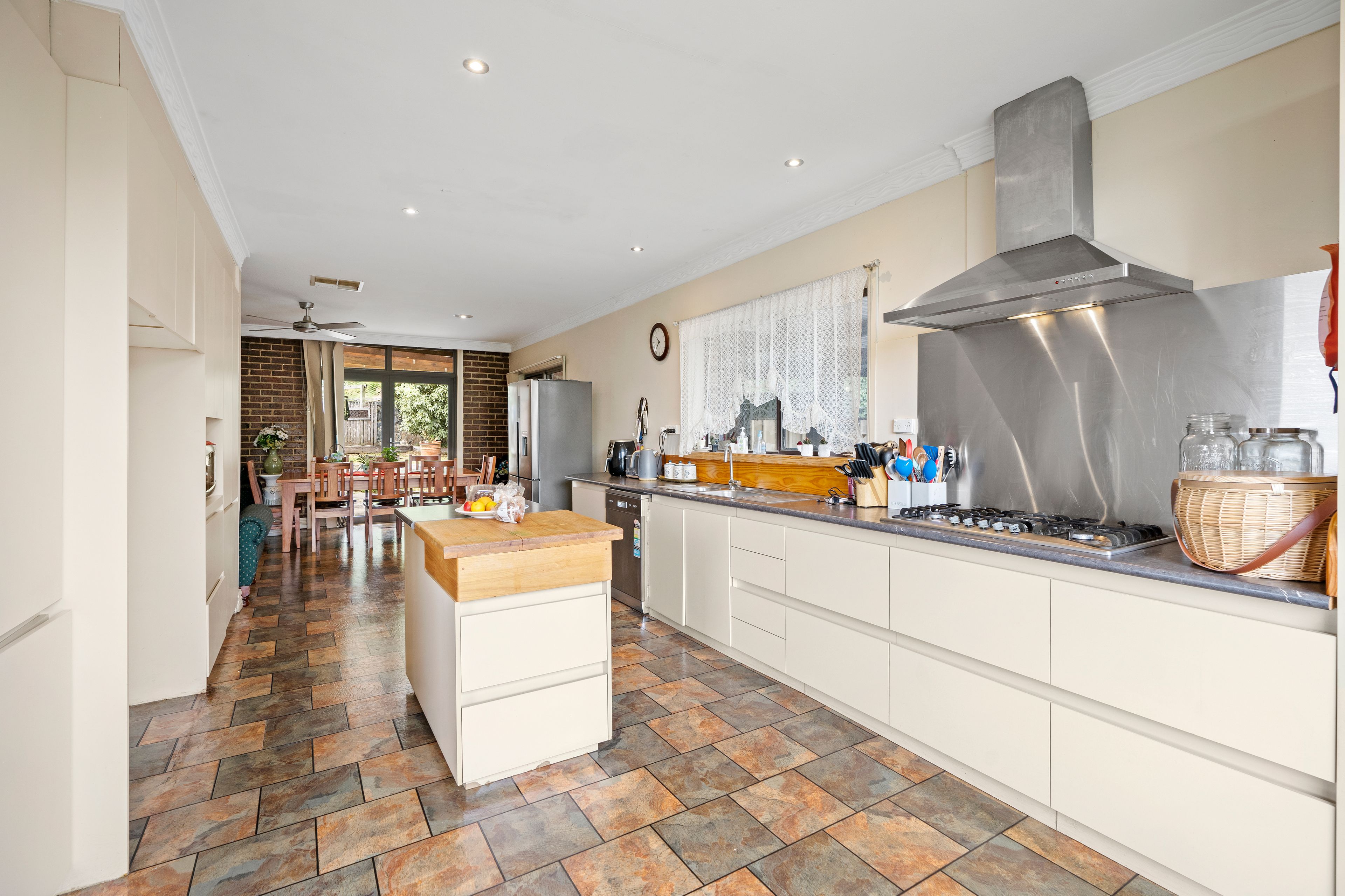 1 Barrett Street, Upper Ferntree Gully, VIC 3156