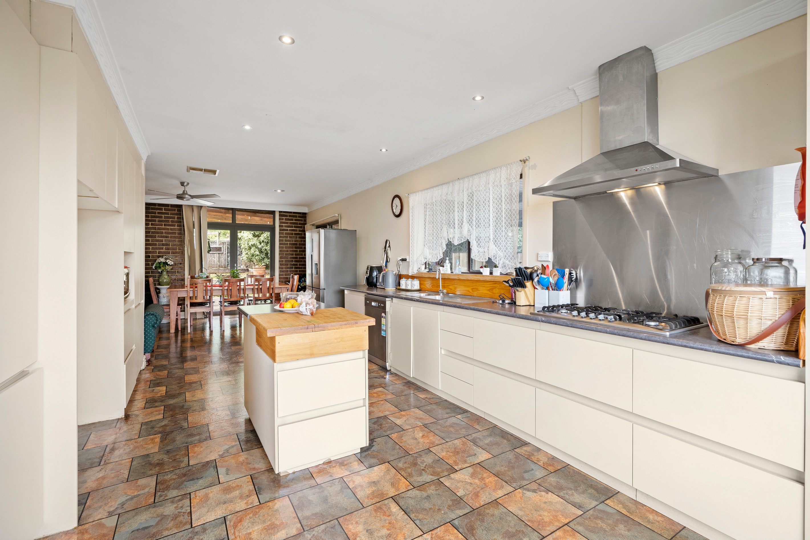 1 Barrett Street, Upper Ferntree Gully, VIC 3156