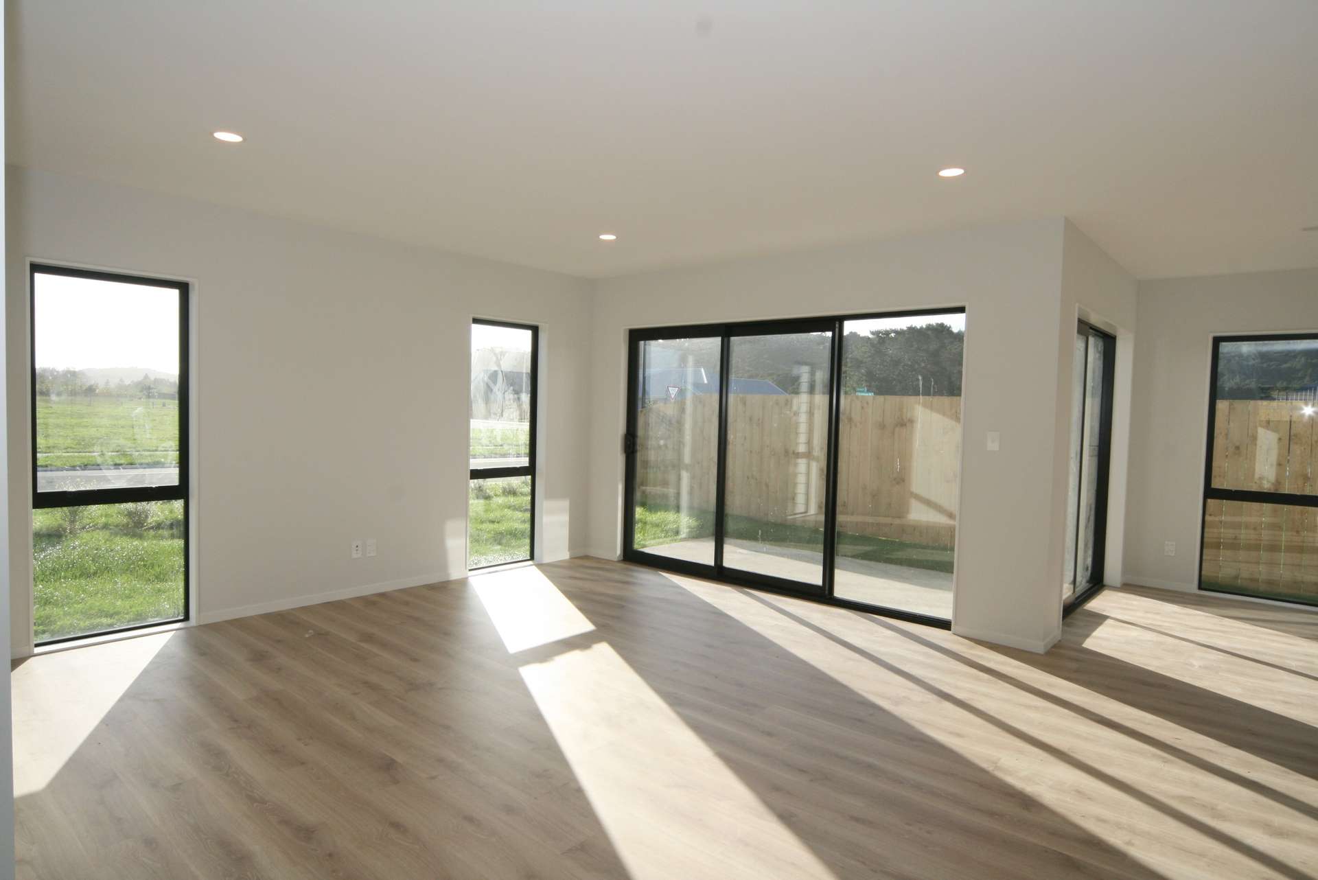 18 Len Ireland Drive photo 2