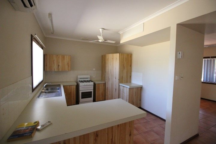 25 Spoonbill Crescent, South Hedland WA 6722