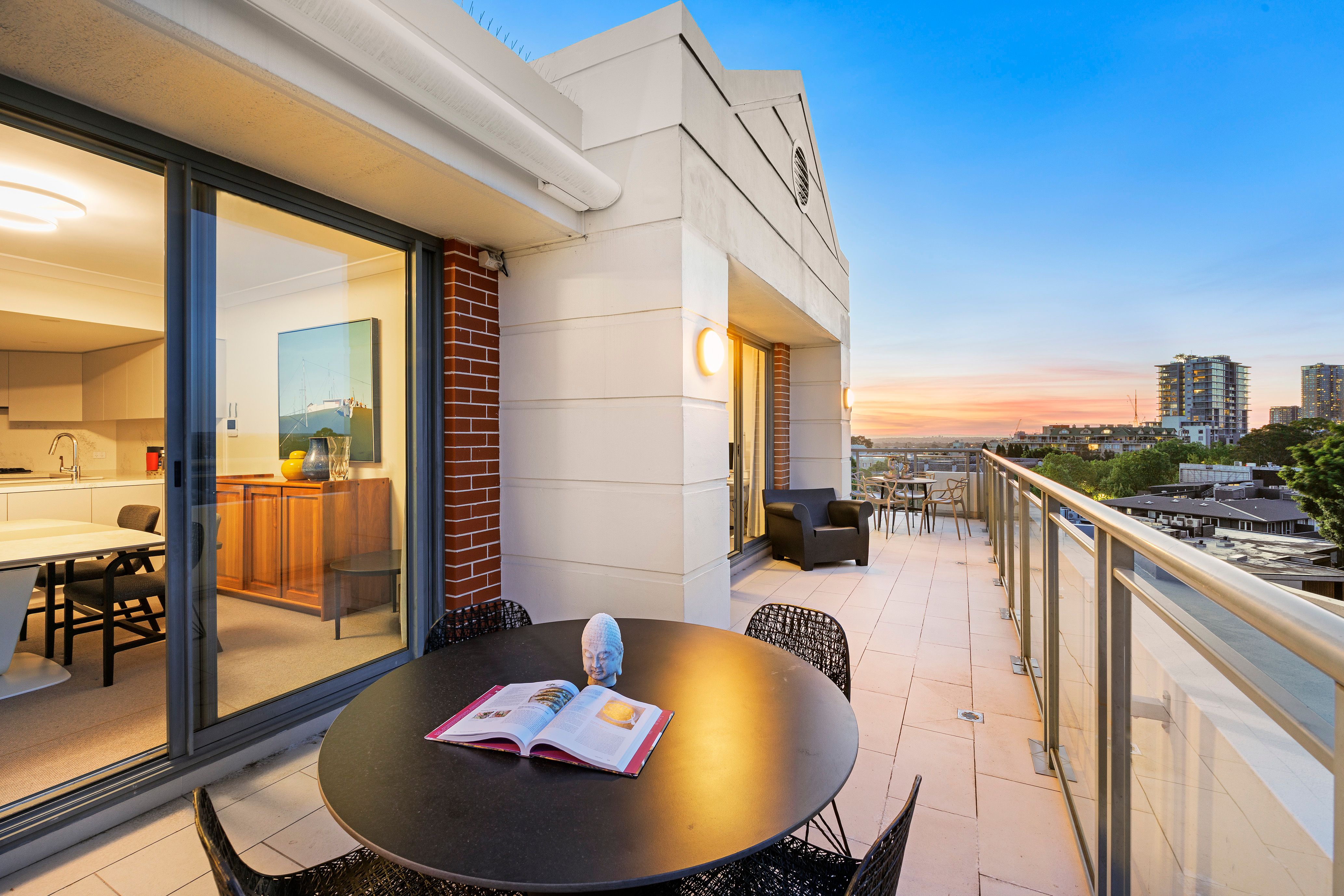 801/28 West Street — photo from Ray White Lower North Shore (Mosman)